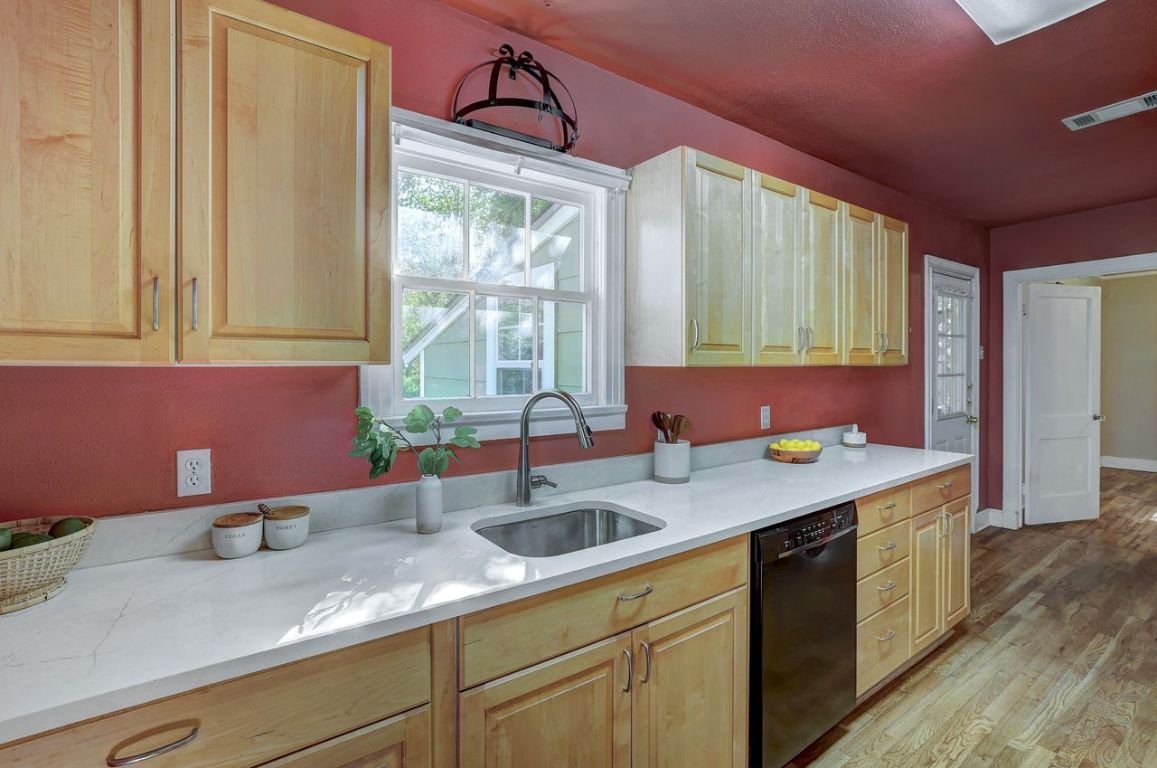 Austin, Texas, 78751, United States, 2 Bedrooms Bedrooms, ,2 BathroomsBathrooms,Residential,For Sale,1989110