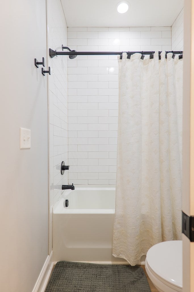 Valdosta, Georgia, 31601, United States, 4 Bedrooms Bedrooms, ,5 BathroomsBathrooms,Residential,For Sale,1991156