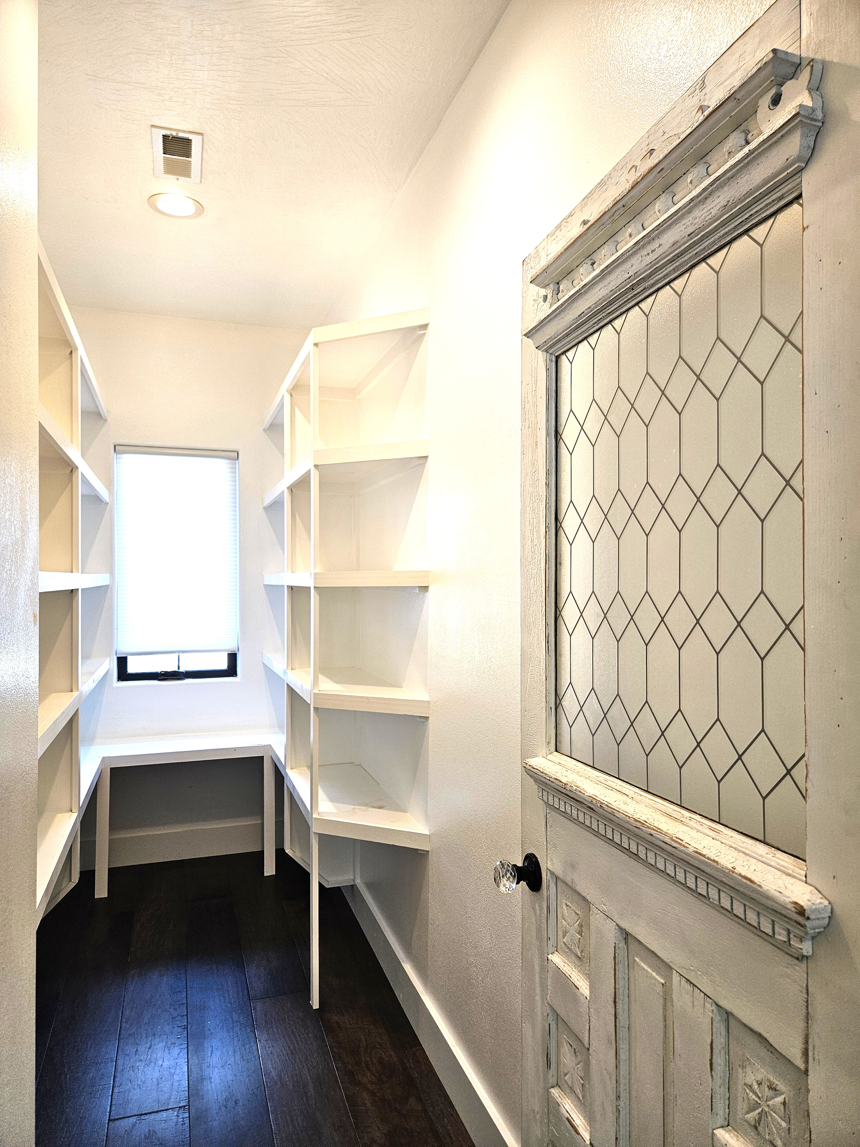 SPRINGFIELD, Missouri, 65804, United States, 4 Bedrooms Bedrooms, ,4 BathroomsBathrooms,Residential,For Sale,1996433