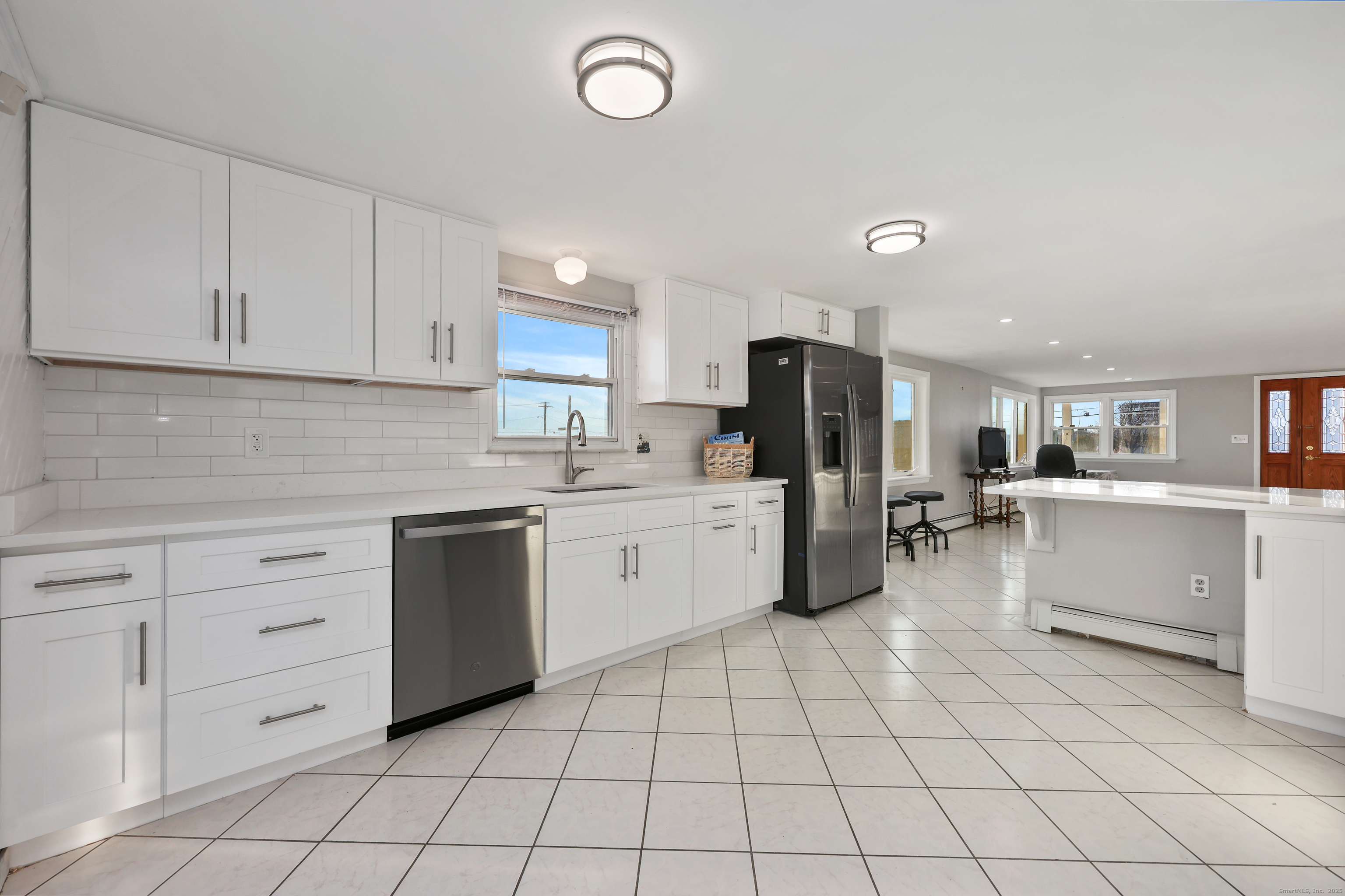 Stratford, Connecticut, 06615, United States, 4 Bedrooms Bedrooms, ,3 BathroomsBathrooms,Residential,For Sale,2003243