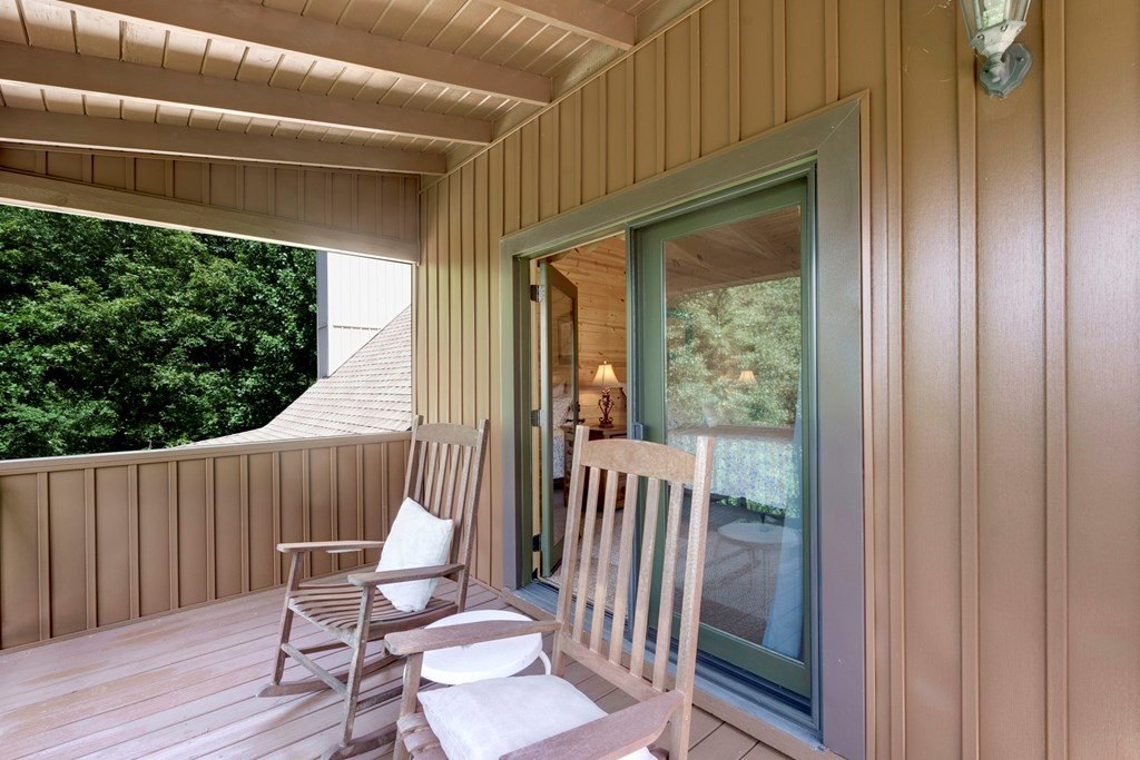 Hiawassee, Georgia, 30546, United States, 2 Bedrooms Bedrooms, ,3 BathroomsBathrooms,Residential,For Sale,1920293