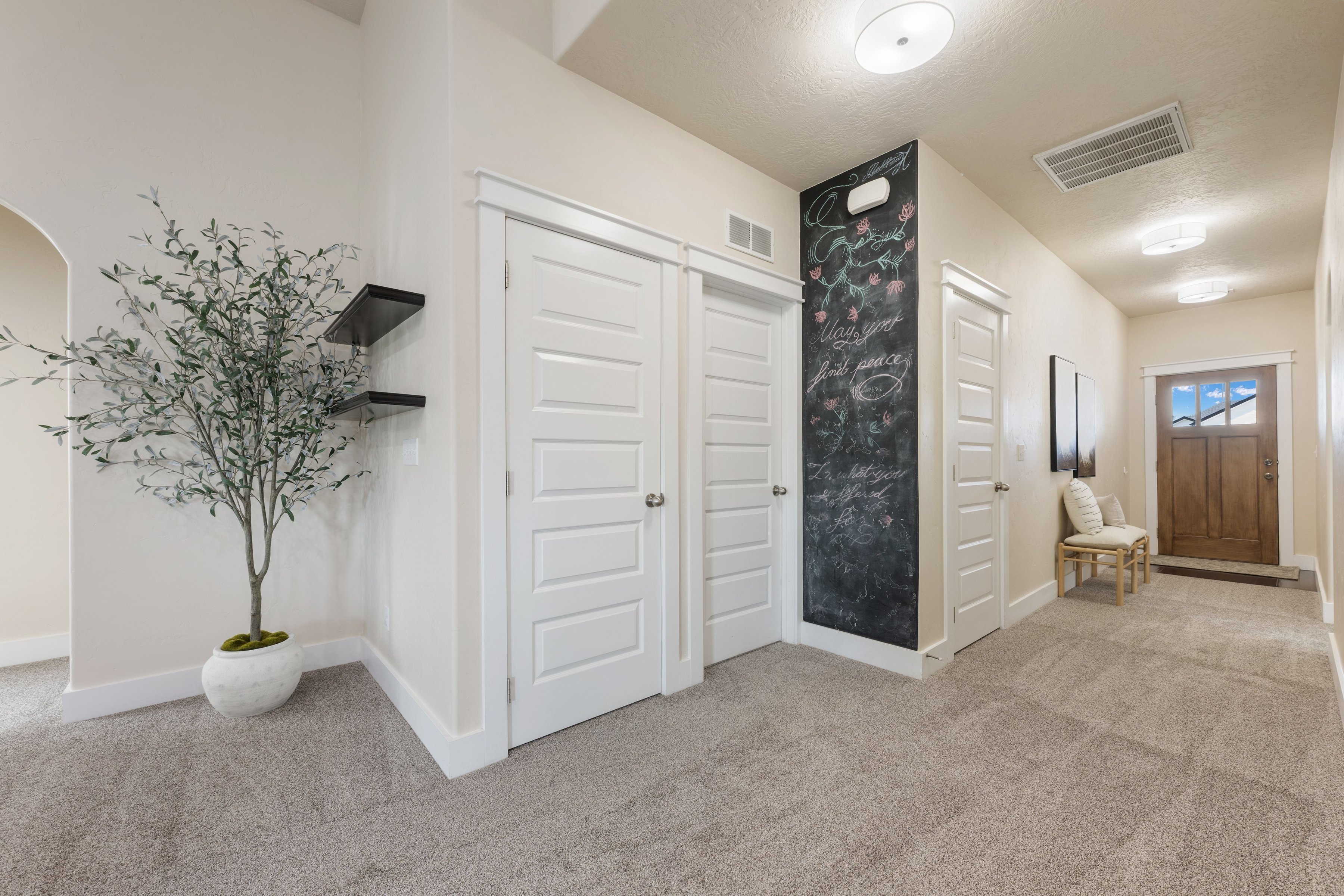  Exceptional Single-Level Living in Rocky Mountain Subdivision - 物件實景
