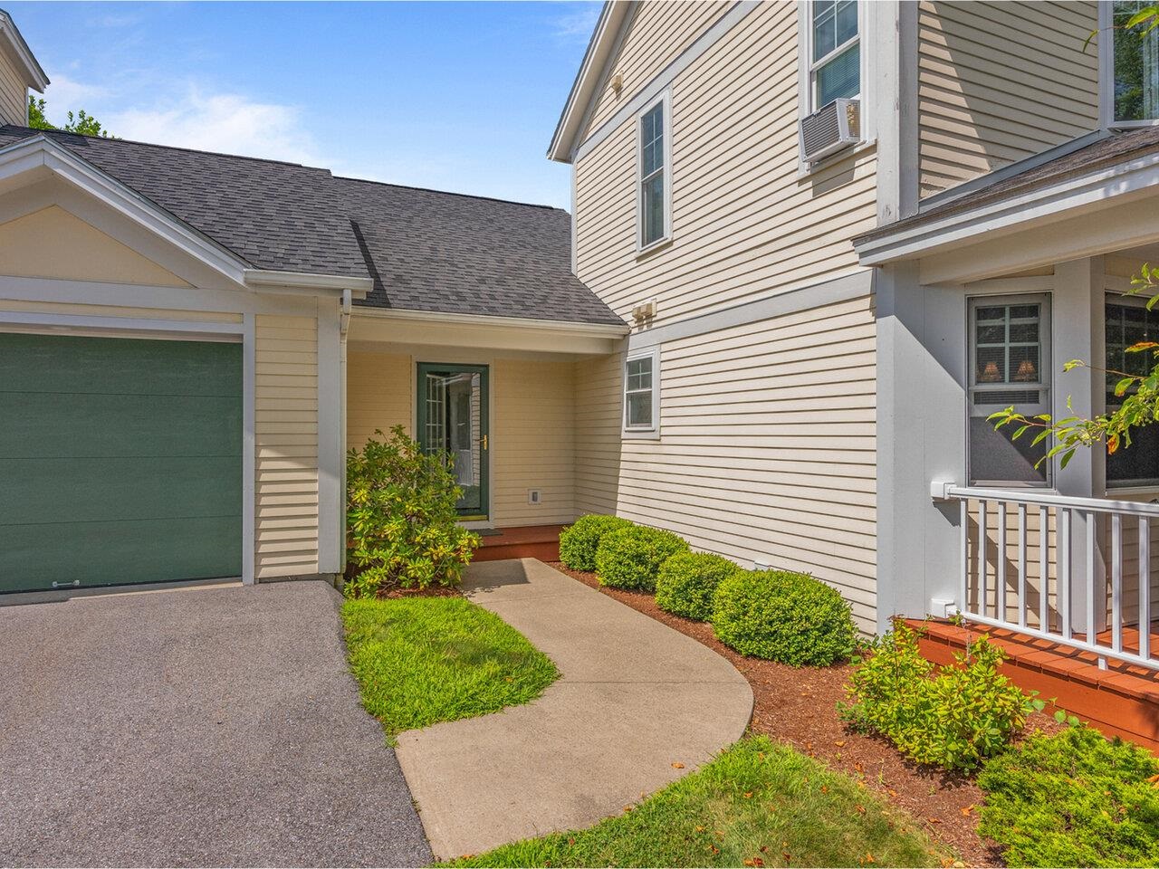 Williston, Vermont, 05495, United States, 2 Bedrooms Bedrooms, ,3 BathroomsBathrooms,Residential,For Sale,1901001