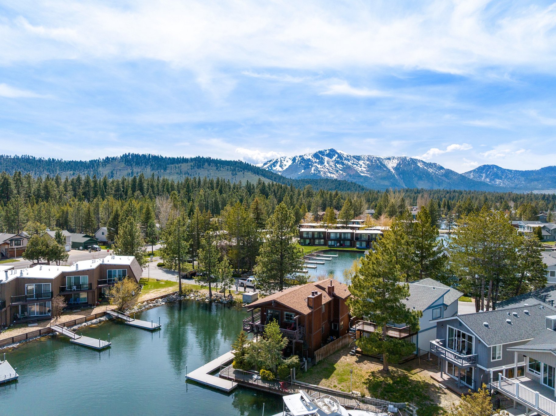  Tahoe Keys Charmer with Stunning Views - 物件實景