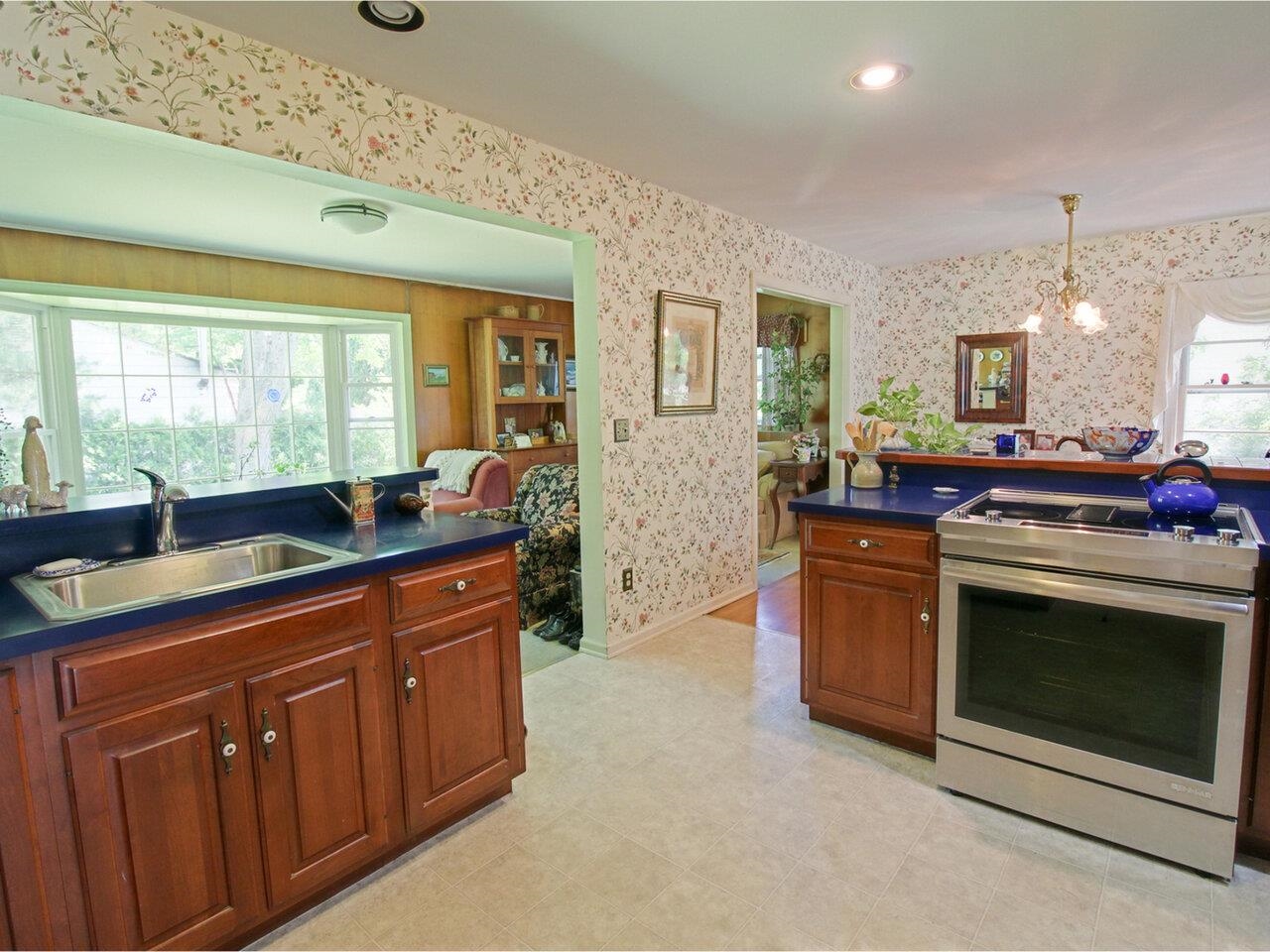 Burlington, Vermont, 05401, United States, 4 Bedrooms Bedrooms, ,2 BathroomsBathrooms,Residential,For Sale,1838710