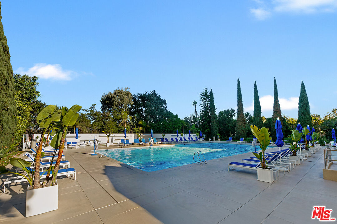 Los Angeles, California, 90067, United States, 1 Bedroom Bedrooms, ,1 BathroomBathrooms,Residential,For Sale,2001995