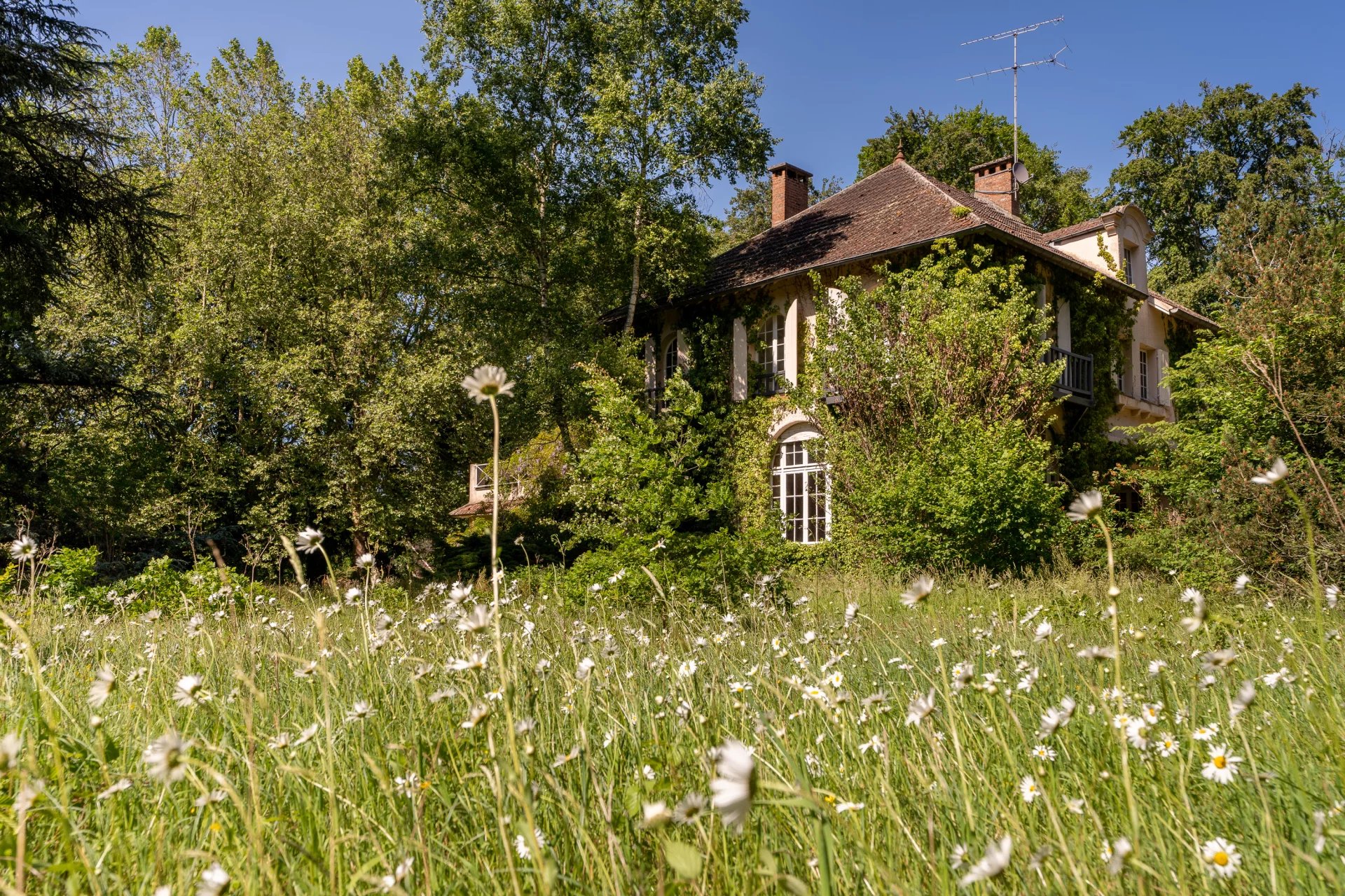 Barbizon, Île-de-France, 77630, FR, 2 Bedrooms Bedrooms, ,3 BathroomsBathrooms,Residential,For Sale,1634678