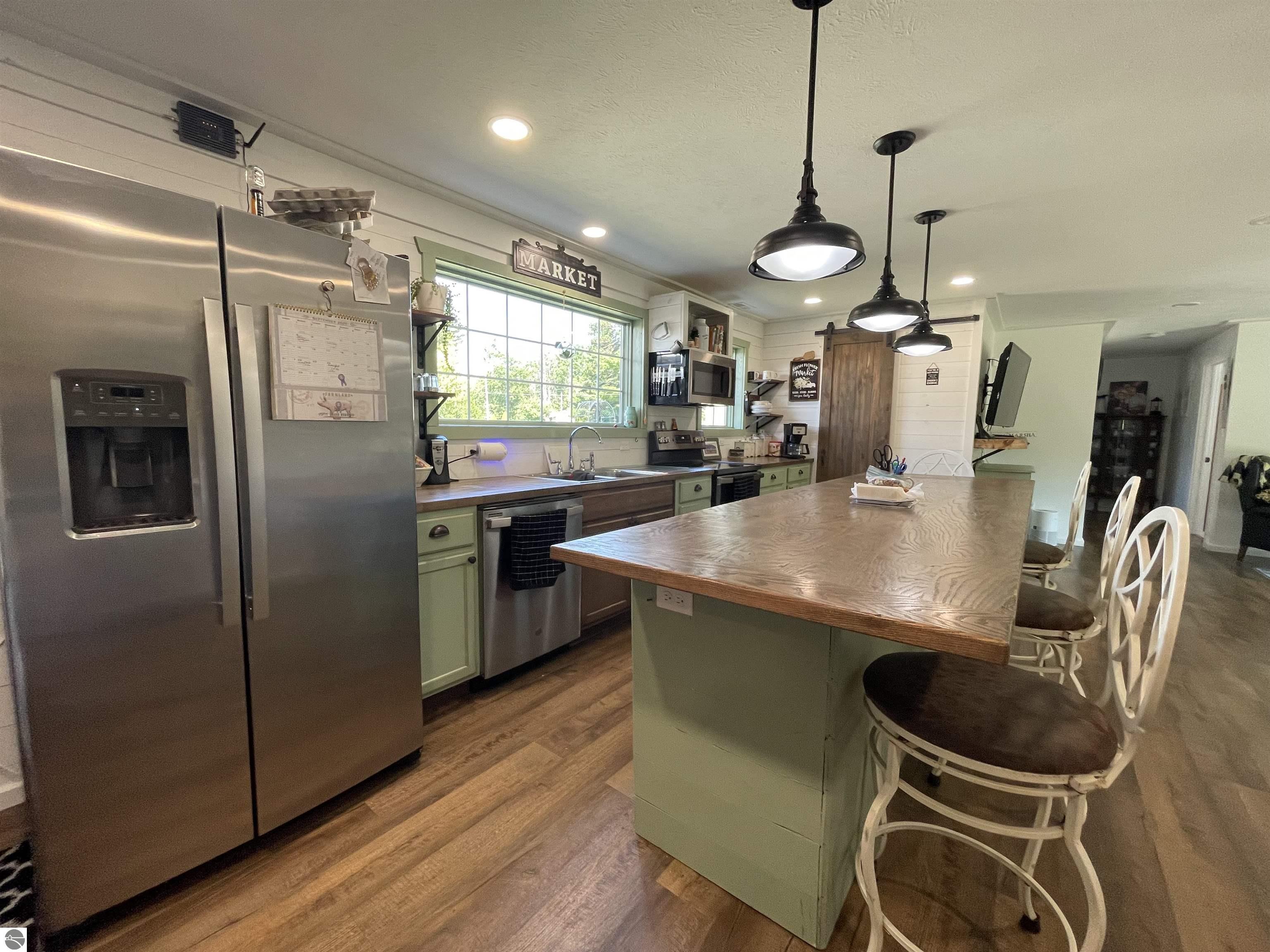 Harrison, Michigan, 48625, United States, 3 Bedrooms Bedrooms, ,3 BathroomsBathrooms,Residential,For Sale,1982691