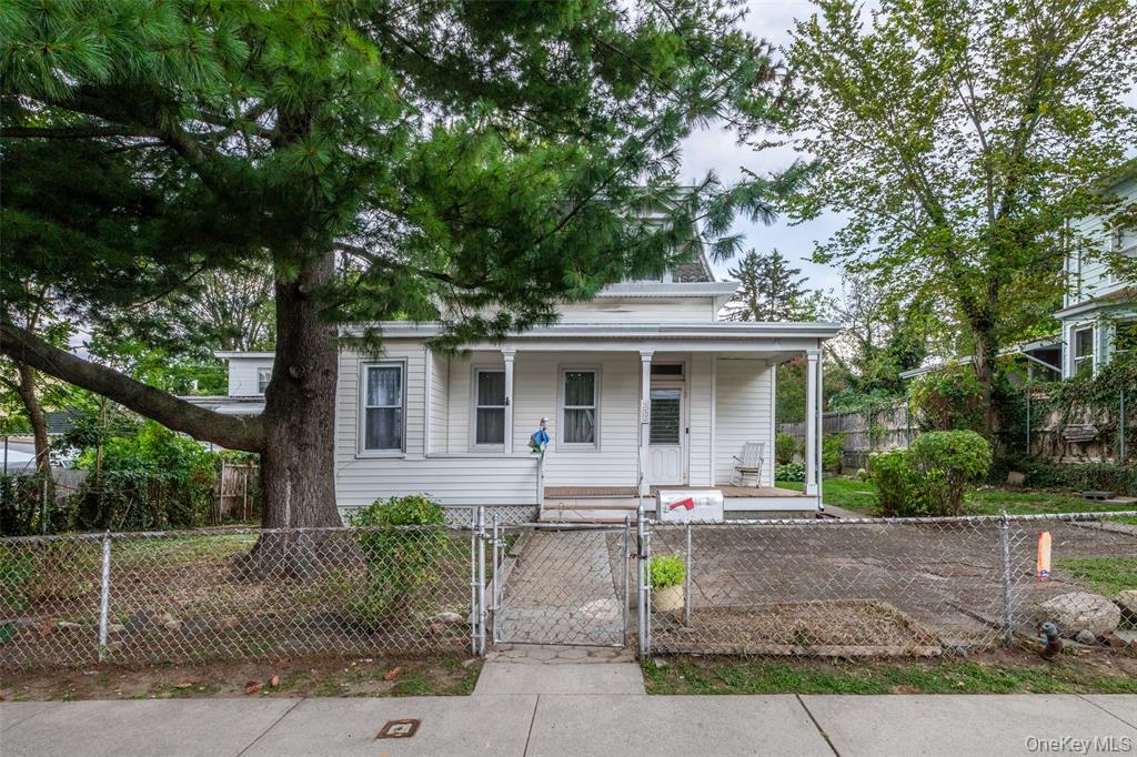 Bronx, New York, 10464, United States, 4 Bedrooms Bedrooms, ,Residential,For Sale,1937282