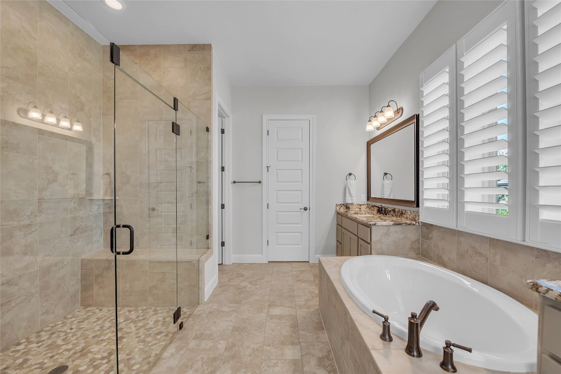 Lago Vista, Texas, 78645, United States, 4 Bedrooms Bedrooms, ,4 BathroomsBathrooms,Residential,For Sale,1987507