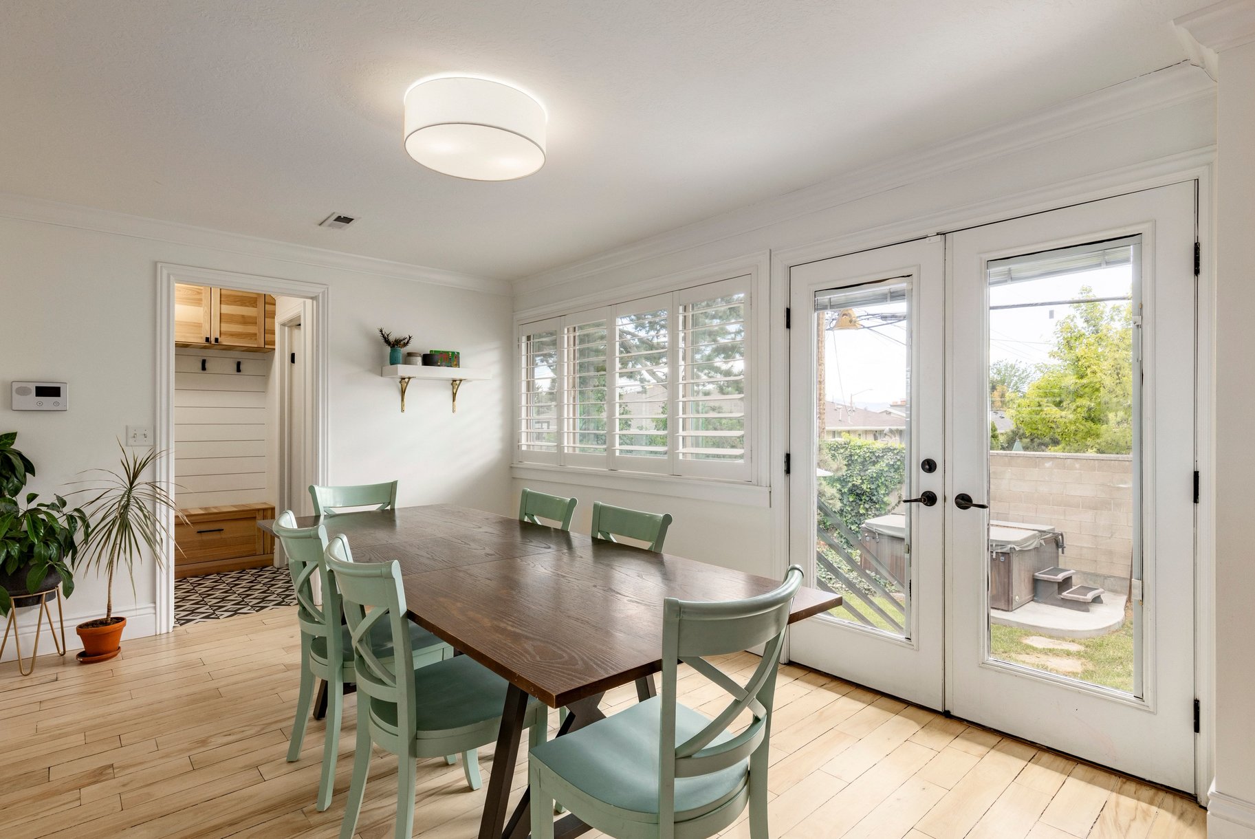  Modernized Millcreek Rambler with Open Living & Private Backyard - 物件實景
