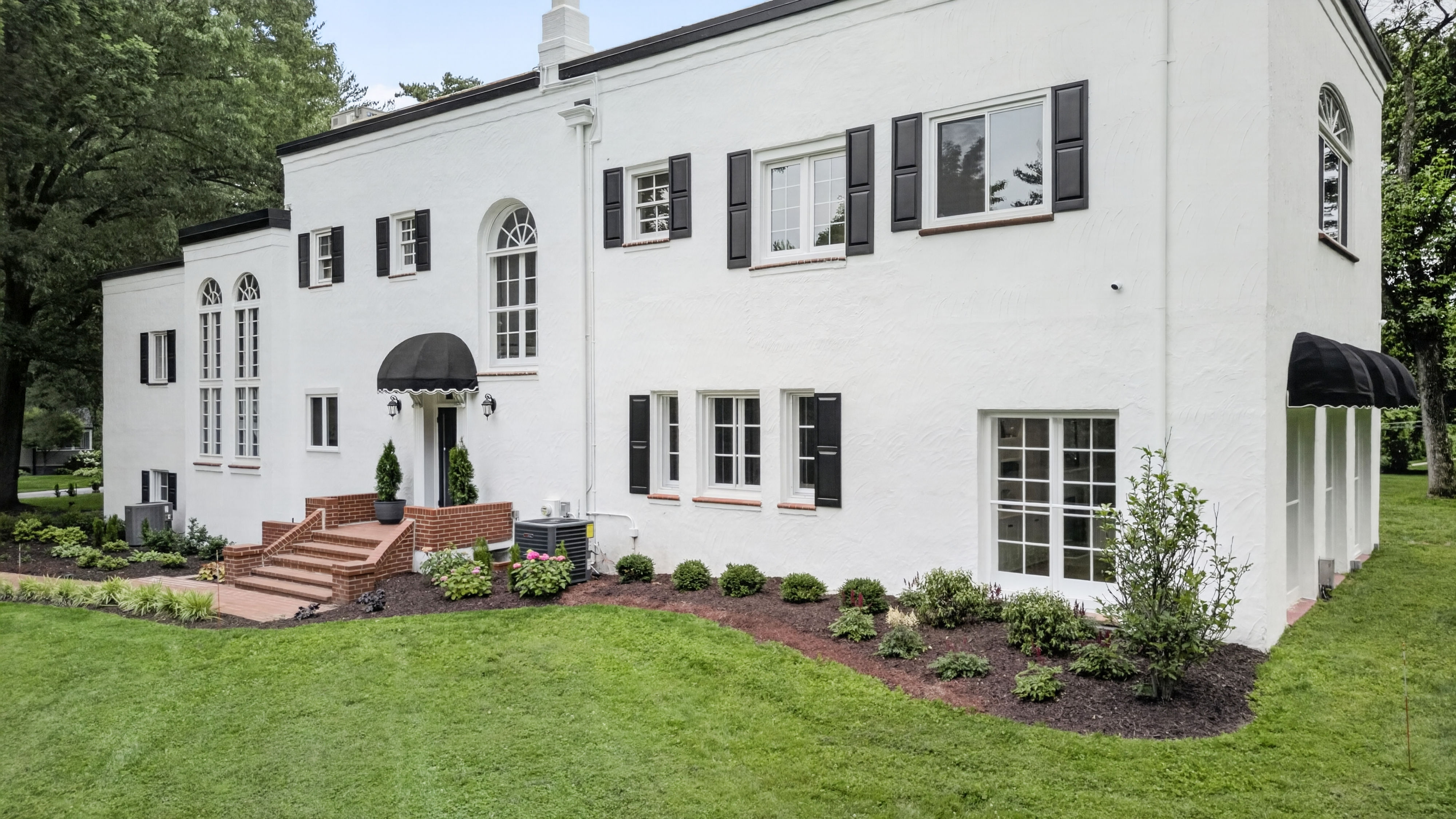  Timeless Mediterranean Revival Blends European Elegance & Hollywood Glamour - 物件實景