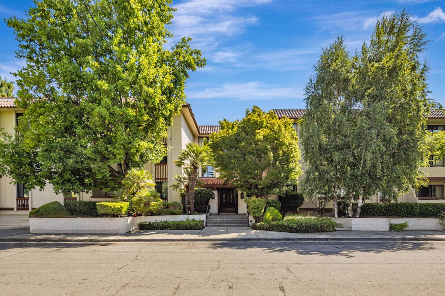 San Mateo, California, 94401, United States, 3 Bedrooms Bedrooms, ,2 BathroomsBathrooms,Residential,For Sale,1885391