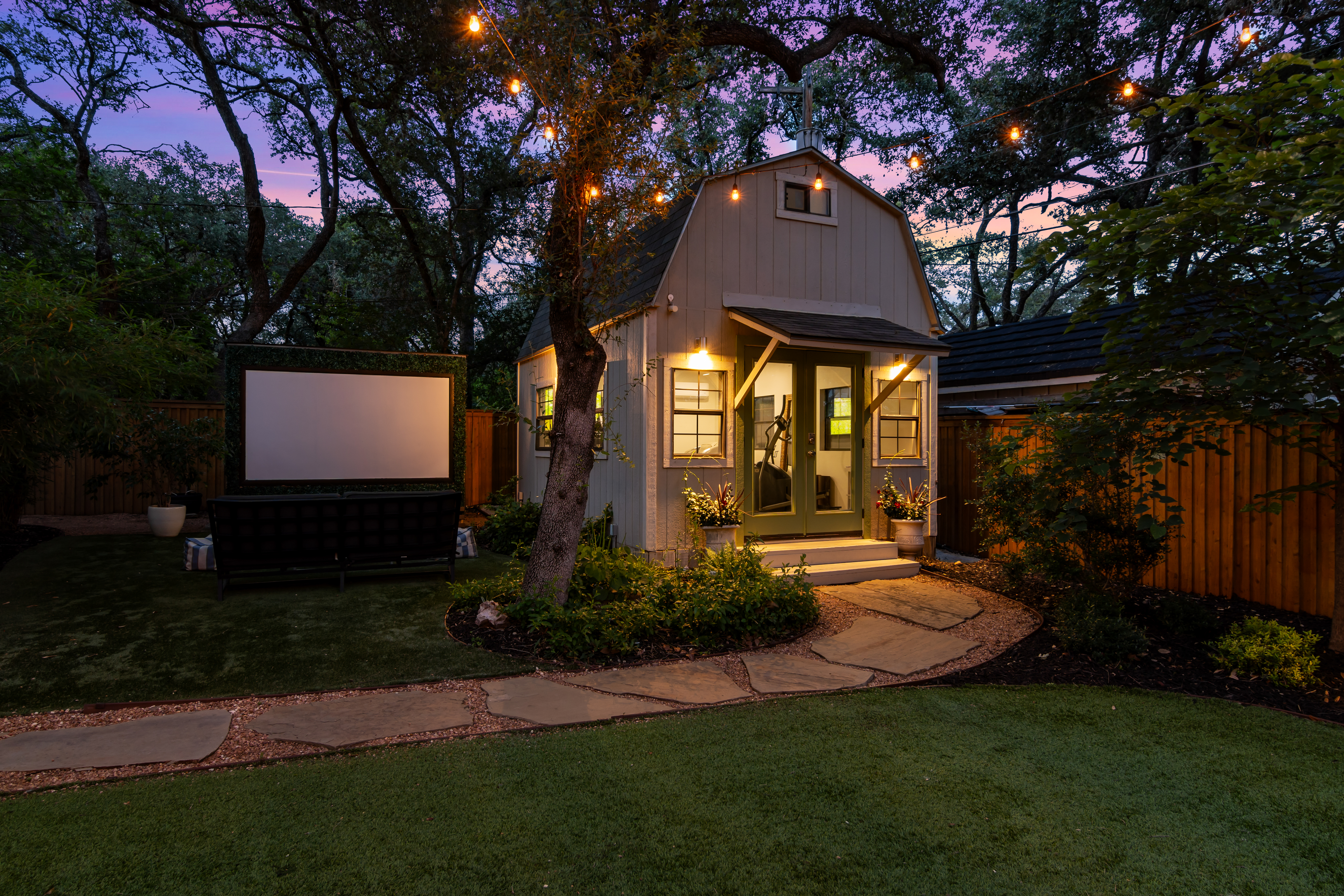  Private Oak-Shaded Estate in Castle Hills - 物件實景
