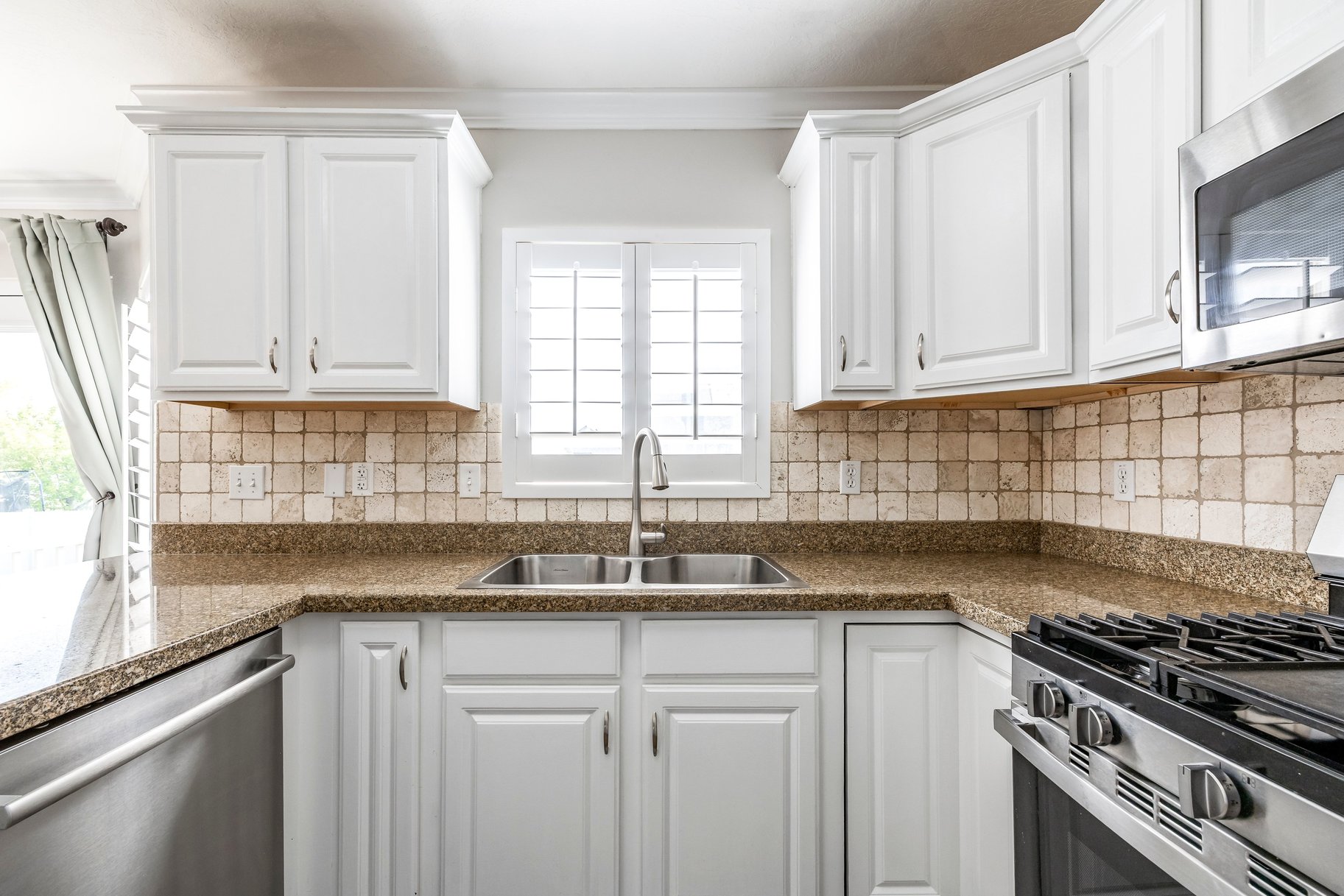  Fantastic Floor Plan in Great West Haven Location - 物件實景