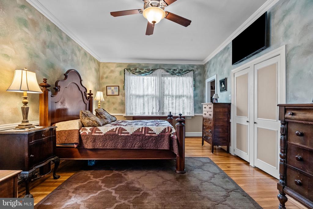 Lansdowne, Pennsylvania, 19050, United States, 5 Bedrooms Bedrooms, ,3 BathroomsBathrooms,Residential,For Sale,1926052