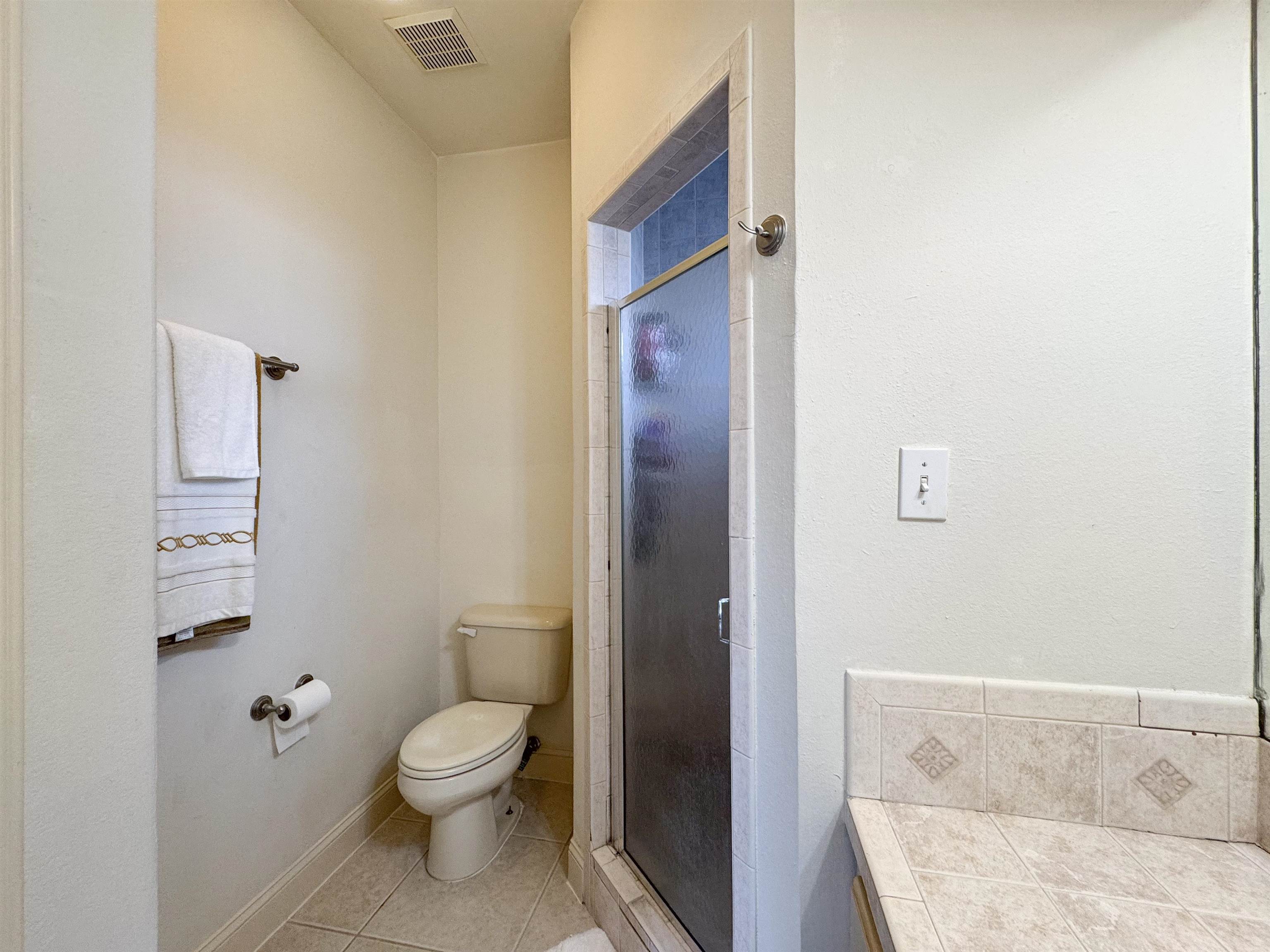 Laredo, Texas, 78041, United States, 4 Bedrooms Bedrooms, ,5 BathroomsBathrooms,Residential,For Sale,1787363