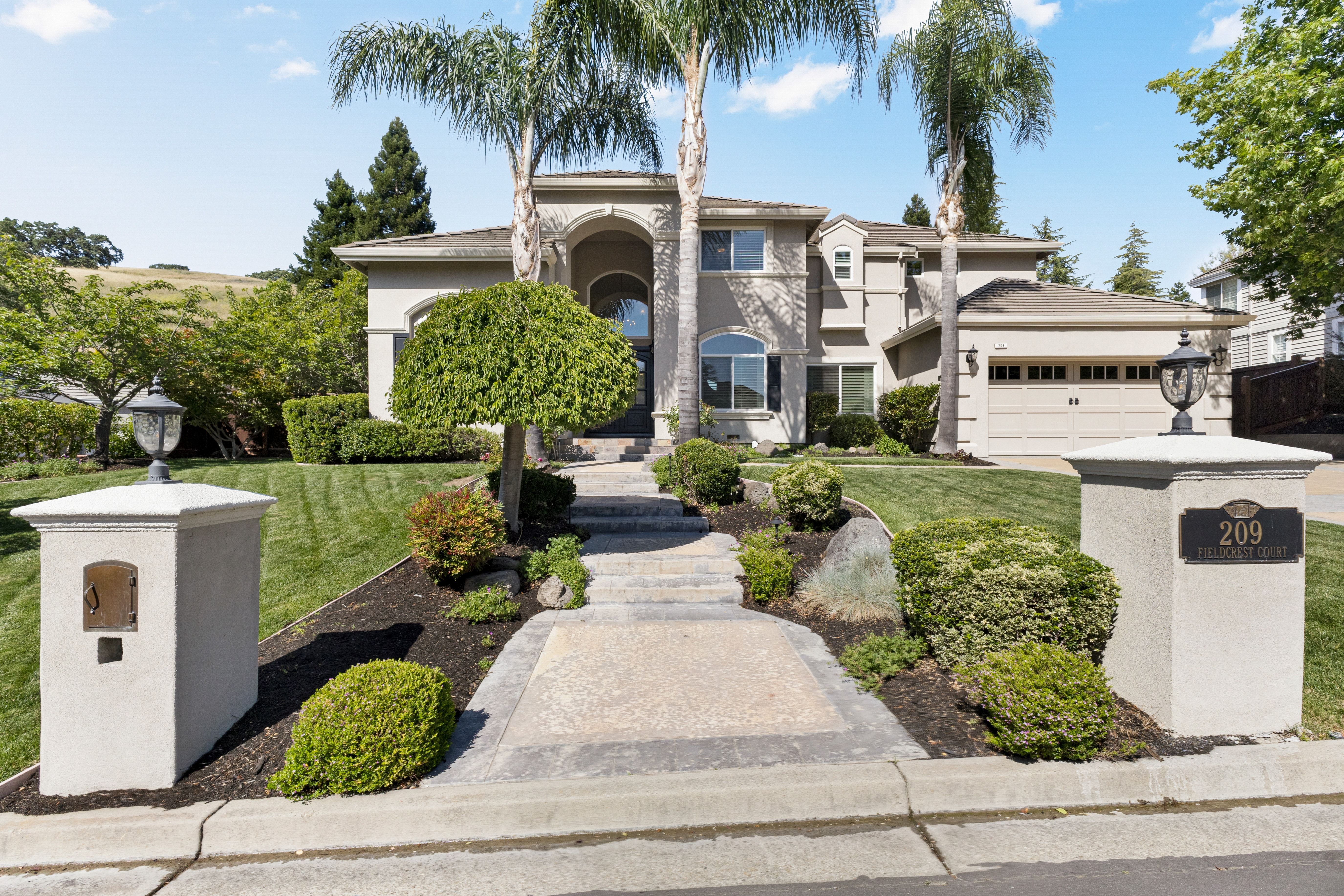  Exceptional Northridge Estates Home on Expansive Private Lot - 物件實景