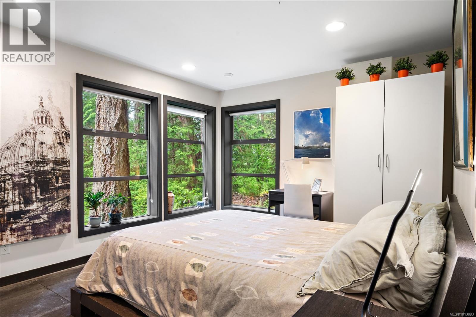 NORTH SAANICH, British Columbia, V8L 5K1, CA, 3 Bedrooms Bedrooms, ,3 BathroomsBathrooms,Residential,For Sale,1951213