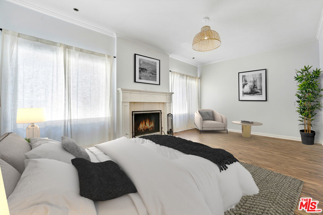Sherman Oaks, California, 91403, United States, 2 Bedrooms Bedrooms, ,3 BathroomsBathrooms,Residential,For Sale,1900859