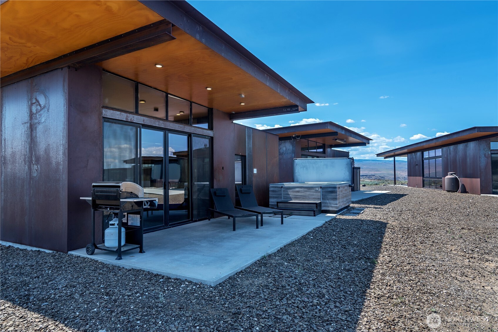 Quincy, Washington, 98848, United States, 2 Bedrooms Bedrooms, ,1 BathroomBathrooms,Residential,For Sale,2003117