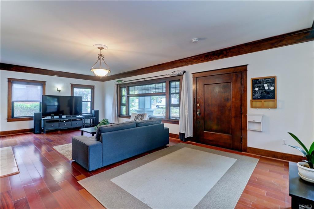 Los ANgeles, California, 90004, United States, 5 Bedrooms Bedrooms, ,2 BathroomsBathrooms,Residential,For Sale,1756474