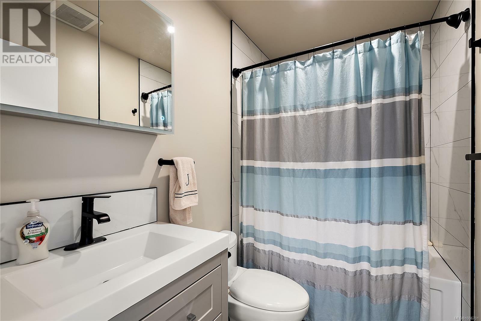 VICTORIA, British Columbia, V8S 1Z5, CA, 3 Bedrooms Bedrooms, ,2 BathroomsBathrooms,Residential,For Sale,1885281