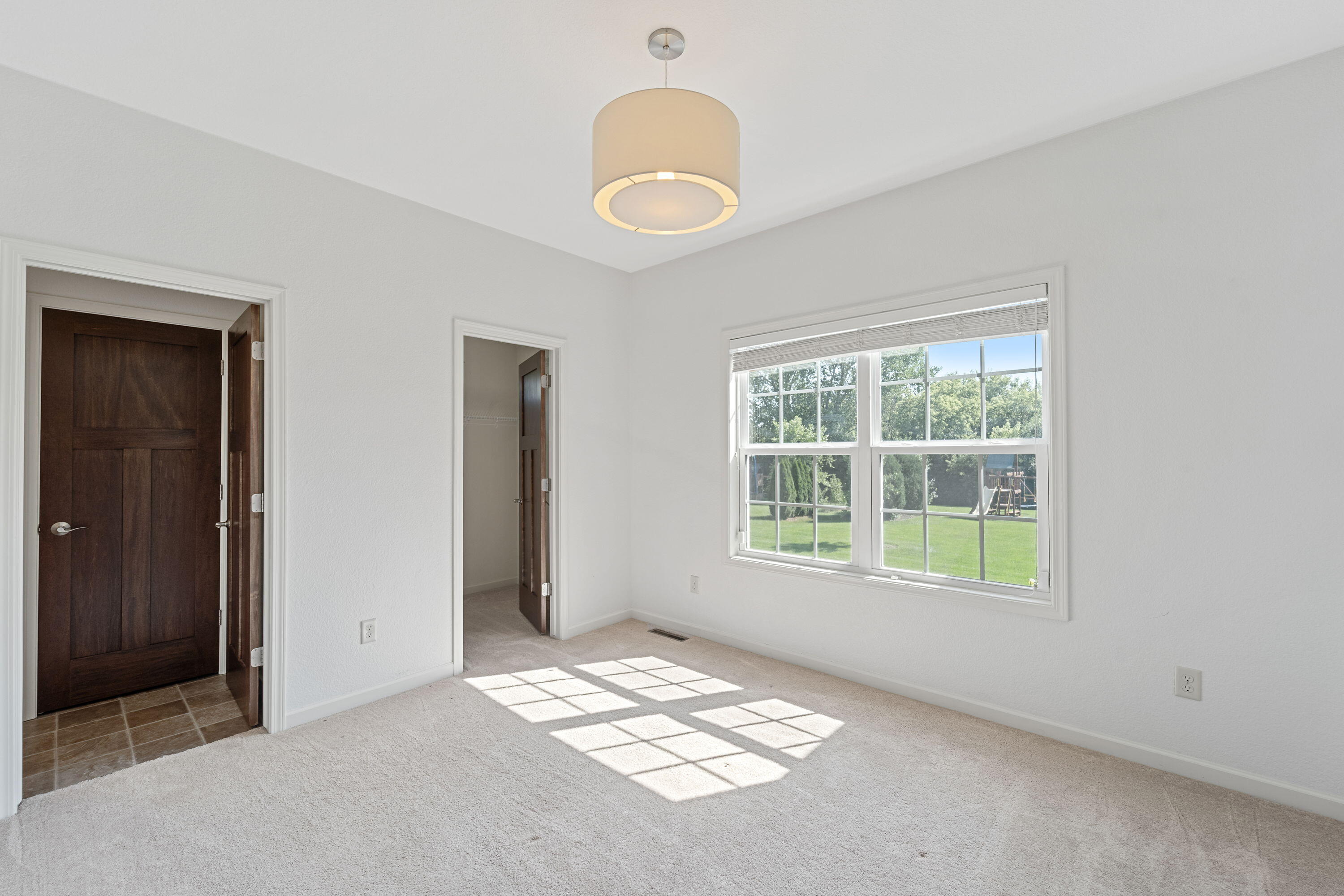 Mequon, Wisconsin, 53092, United States, 4 Bedrooms Bedrooms, ,4 BathroomsBathrooms,Residential,For Sale,1920034