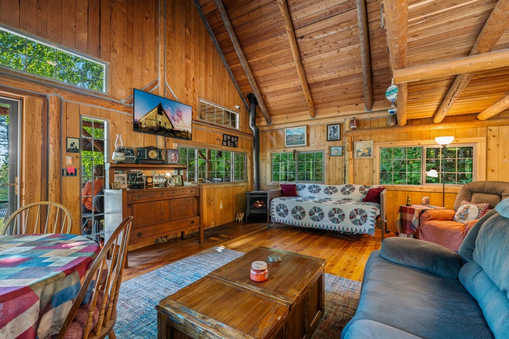 Bonners Ferry, Idaho, 83805, United States, 3 Bedrooms Bedrooms, ,4 BathroomsBathrooms,Residential,For Sale,1984473