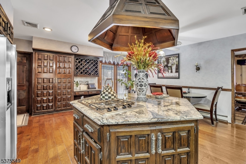 Nutley Twp., New Jersey, 07110, United States, 5 Bedrooms Bedrooms, ,4 BathroomsBathrooms,Residential,For Sale,1906796