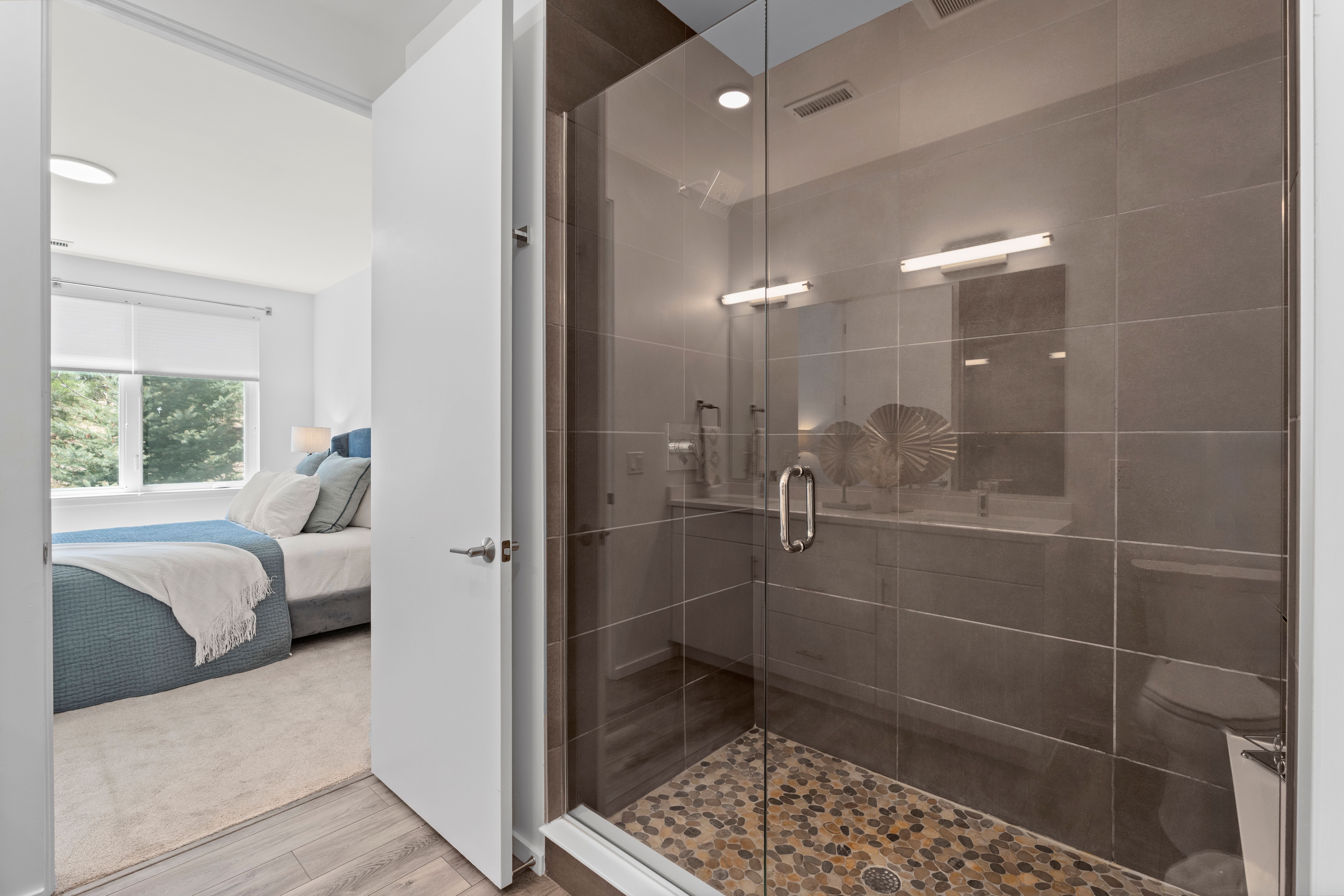  Experience Elevated Mountain Living in This Premier Evergreen Condo - 物件實景