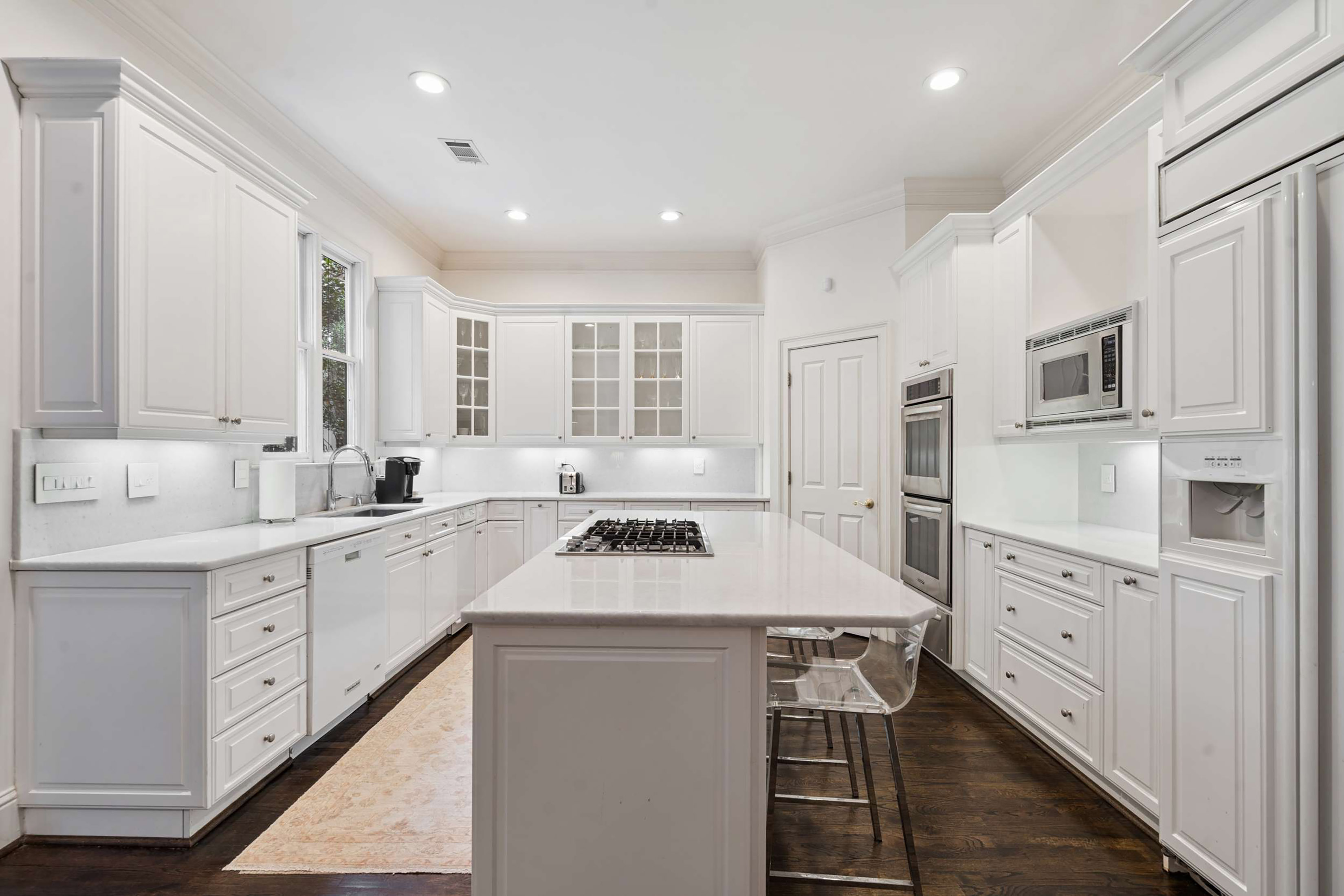  Incredible Opportunity to Live in a Quiet Gated Brookhaven Community - 物件實景