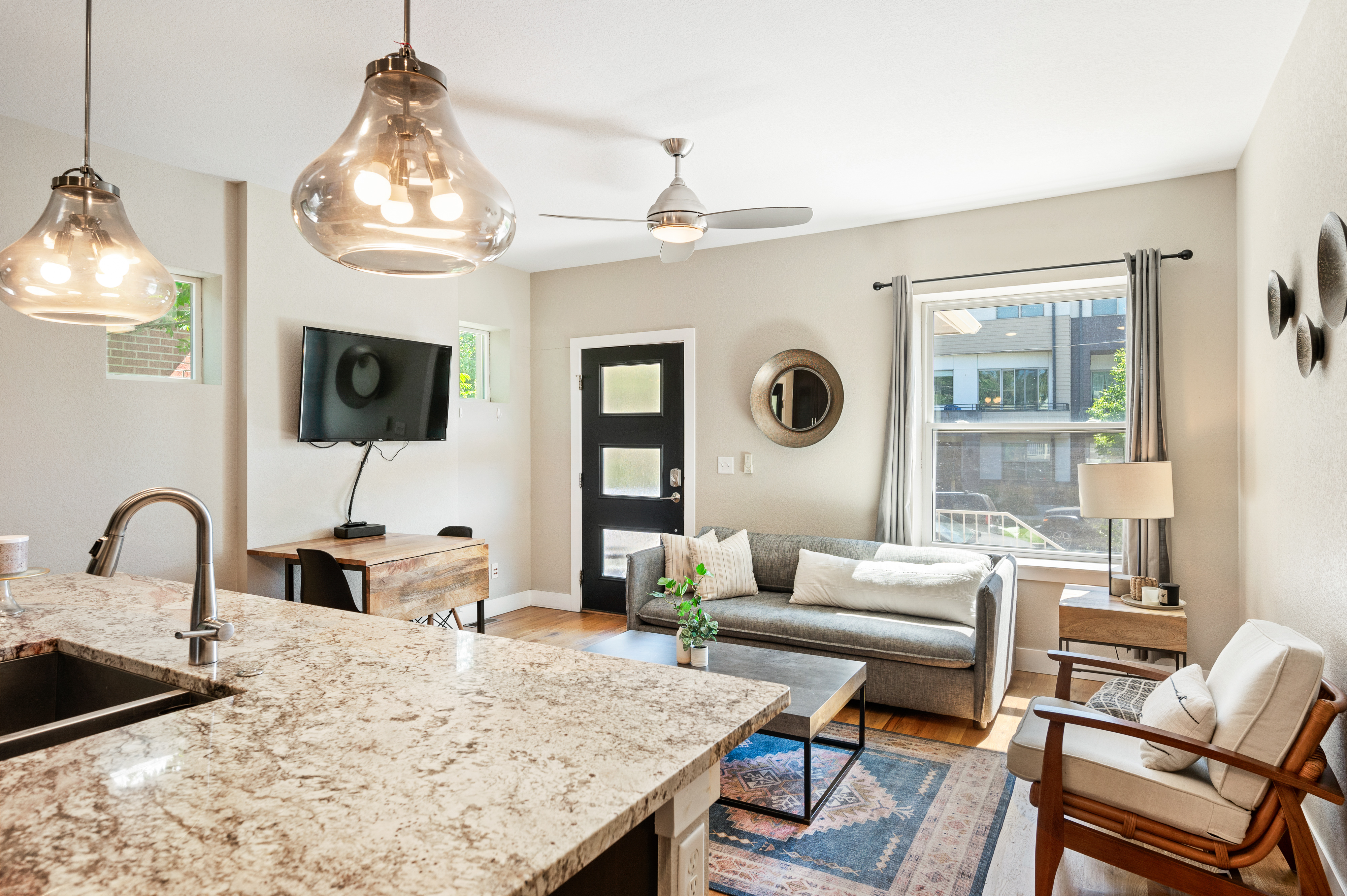  Welcome to this Exquisitely Renovated Half-Duplex - 物件實景