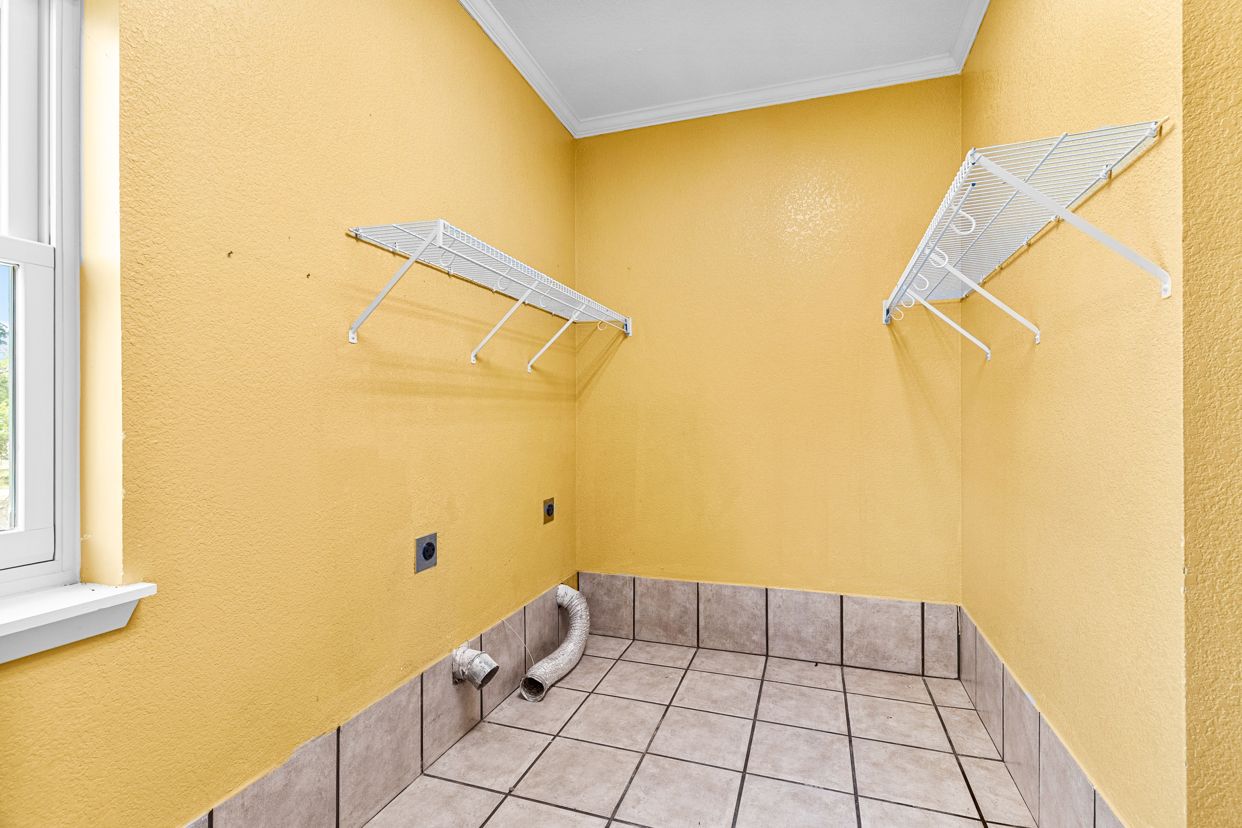 Adkins, Texas, 78101, United States, 4 Bedrooms Bedrooms, ,2 BathroomsBathrooms,Residential,For Sale,1979790