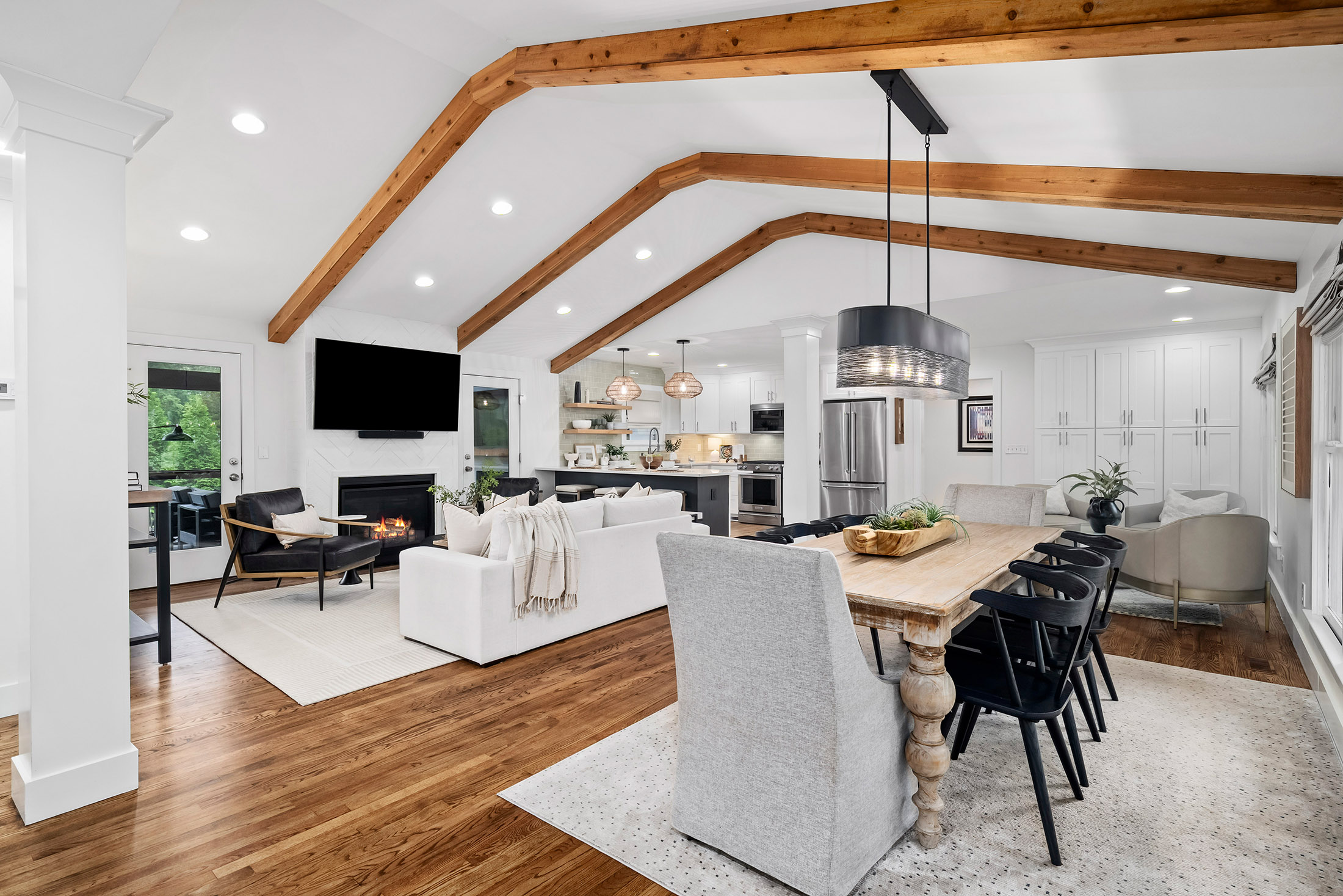  Extensively Renovated Home in the Heart of Downtown Alpharetta - 物件實景