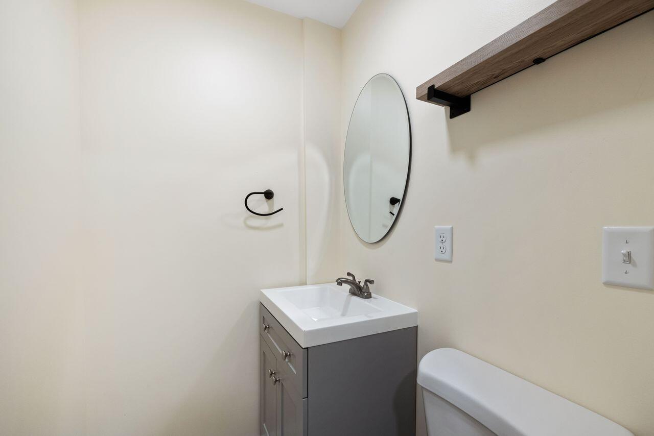 Casco, Maine, 04015, United States, 3 Bedrooms Bedrooms, ,5 BathroomsBathrooms,Residential,For Sale,2001972