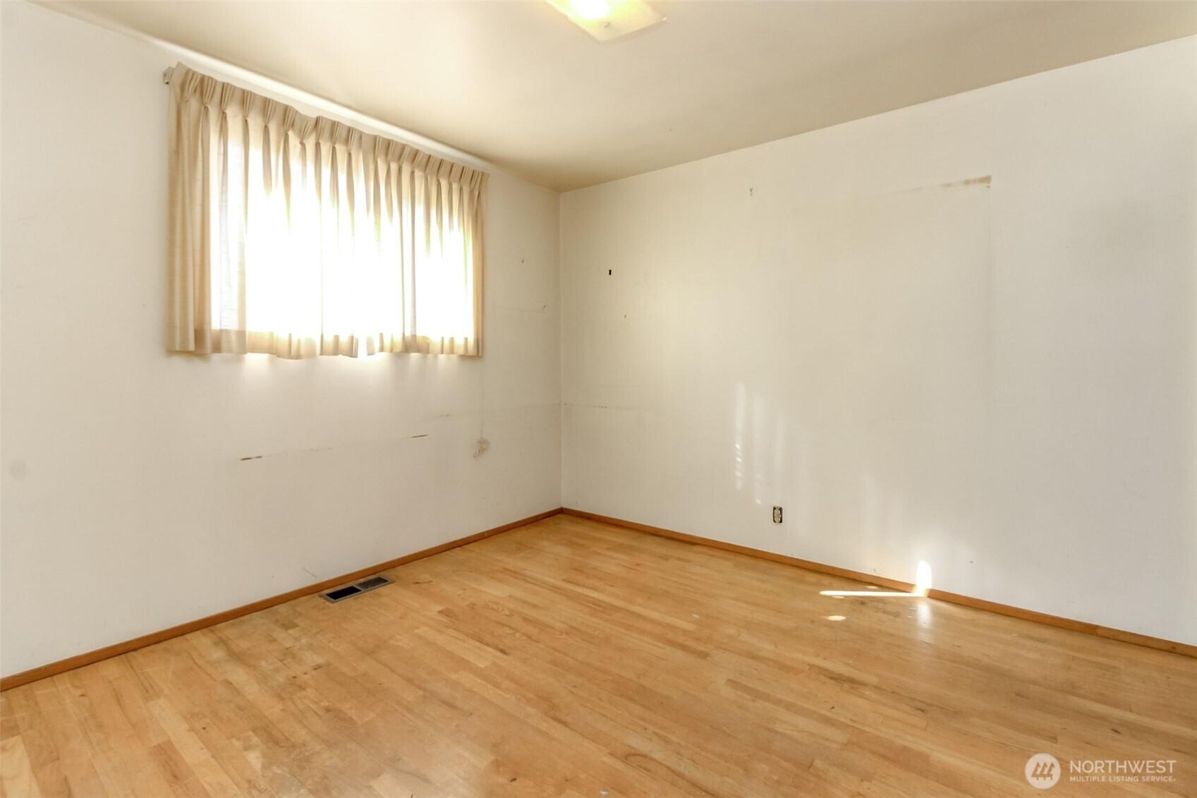 SEATTLE, Washington, 98146, United States, 3 Bedrooms Bedrooms, ,2 BathroomsBathrooms,Residential,For Sale,1969203