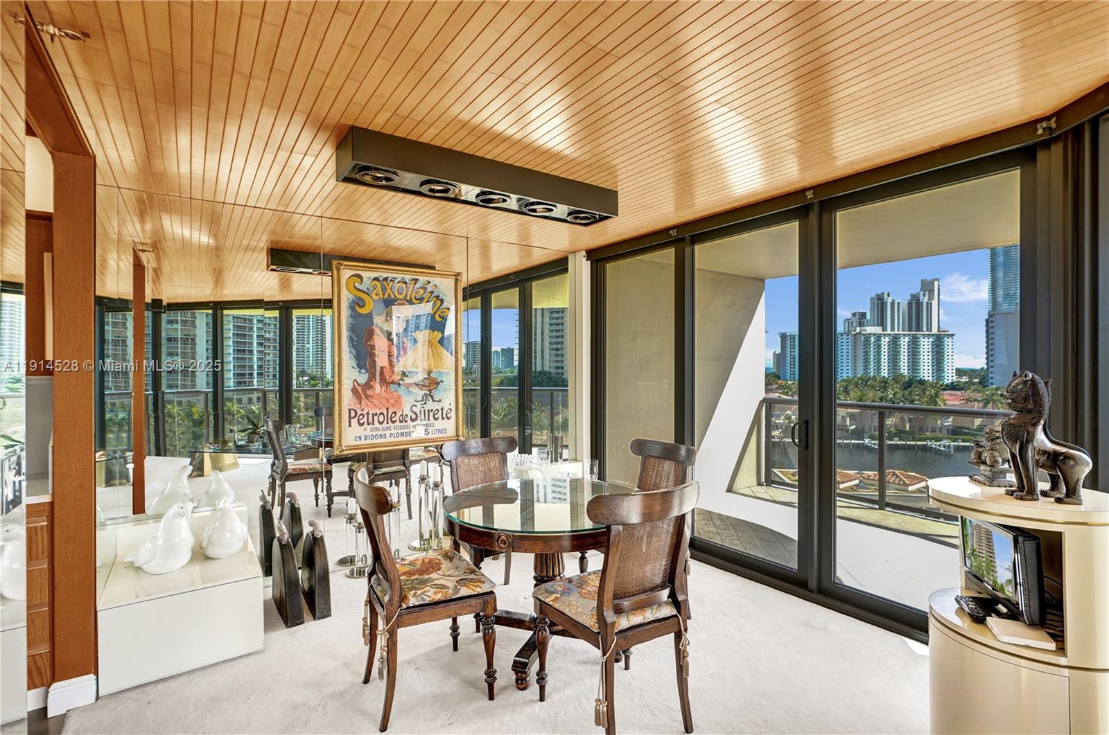 Aventura, Florida, 33180, United States, 2 Bedrooms Bedrooms, ,2 BathroomsBathrooms,Residential,For Sale,1994383