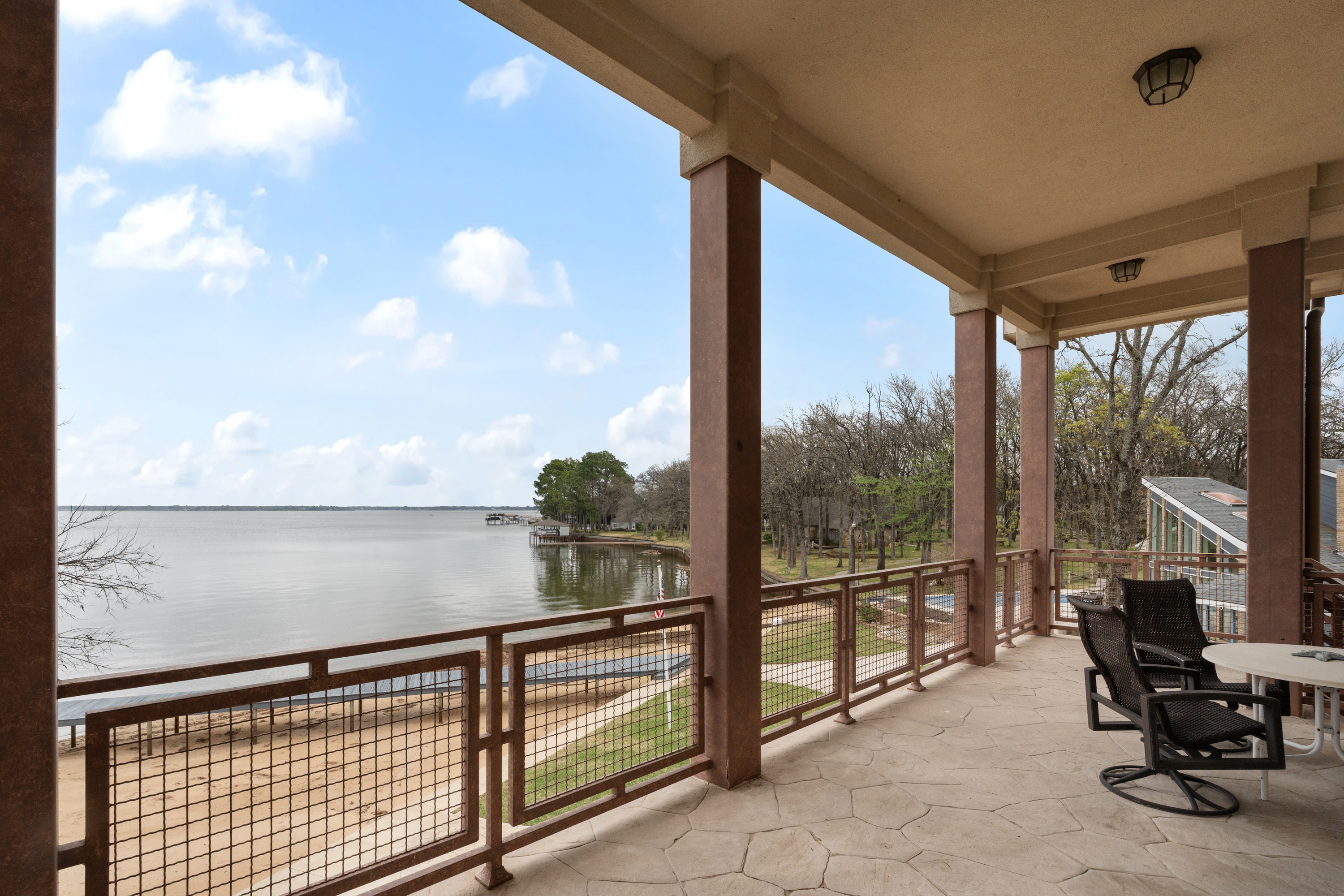  Waterfront Compound on 3.746 Acres at Cedar Creek Lake - 物件實景