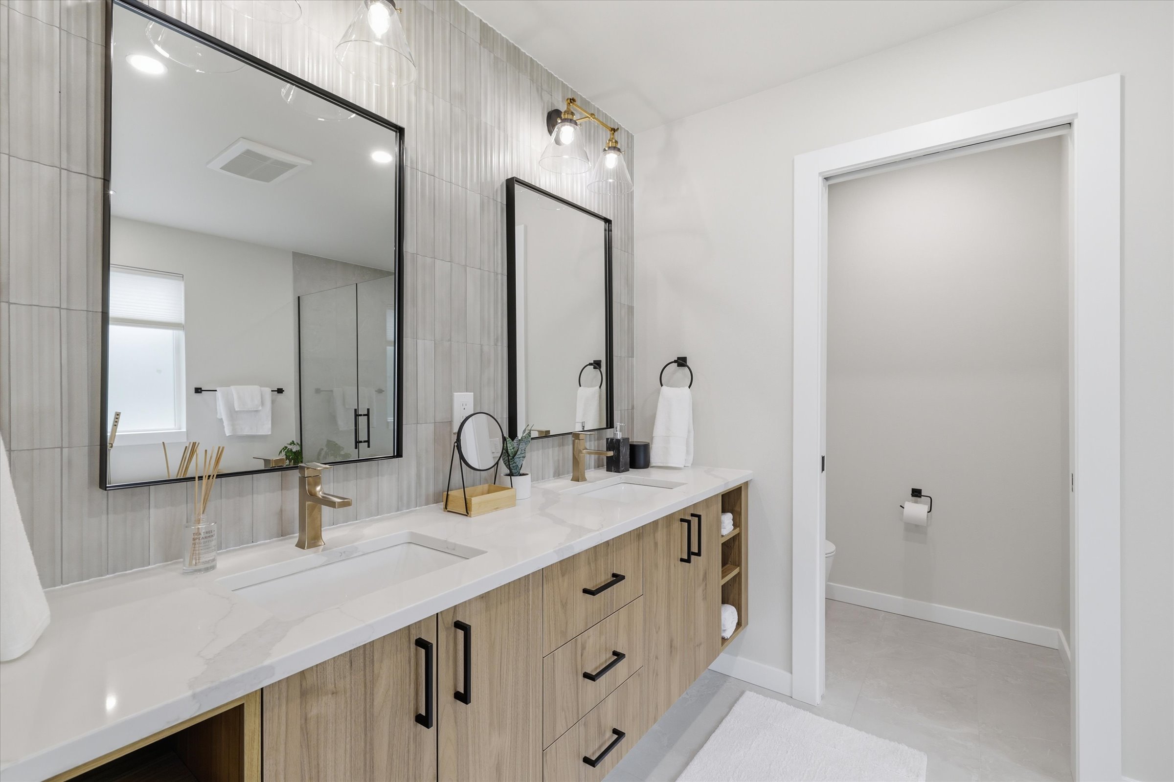  12426 NE 90th St, Kirkland, WA 98033 - 物件實景