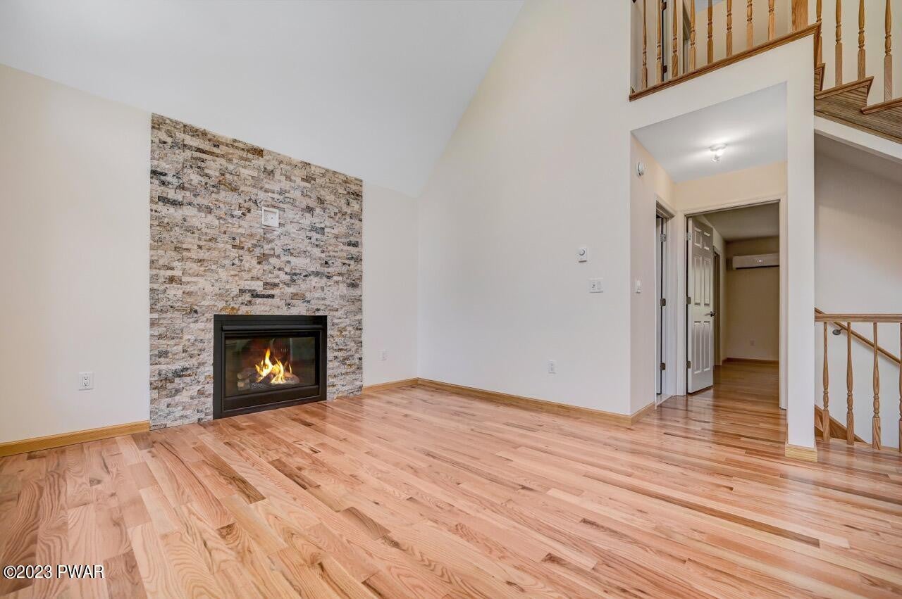 Lake Ariel, Pennsylvania, 18436, United States, 4 Bedrooms Bedrooms, ,4 BathroomsBathrooms,Residential,For Sale,1878609