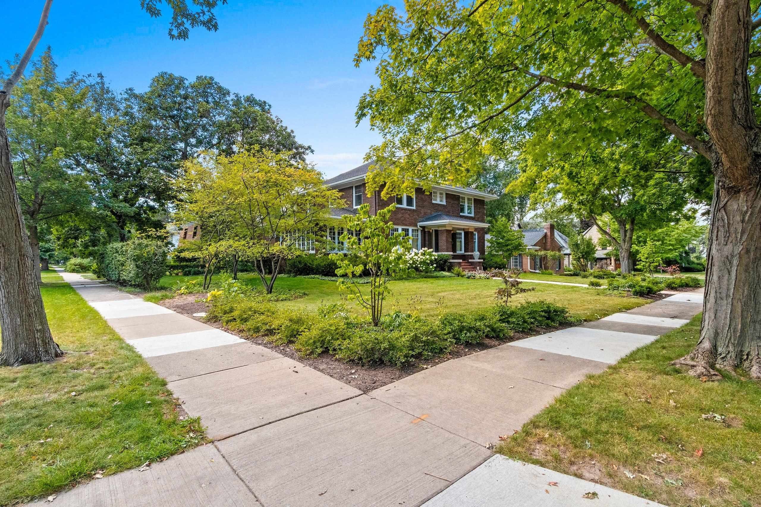 GREEN BAY, Wisconsin, 54301-3217, United States, 4 Bedrooms Bedrooms, ,3 BathroomsBathrooms,Residential,For Sale,1984503