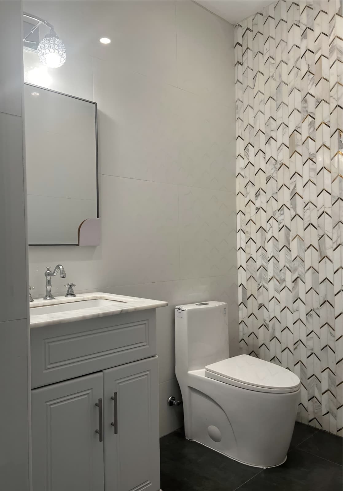 Little Ferry, New Jersey, 07643, United States, 5 Bedrooms Bedrooms, ,4 BathroomsBathrooms,Residential,For Sale,1980185