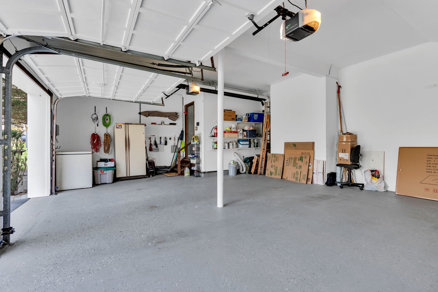  Spacious Middletown Colonial with Updates - 物件實景