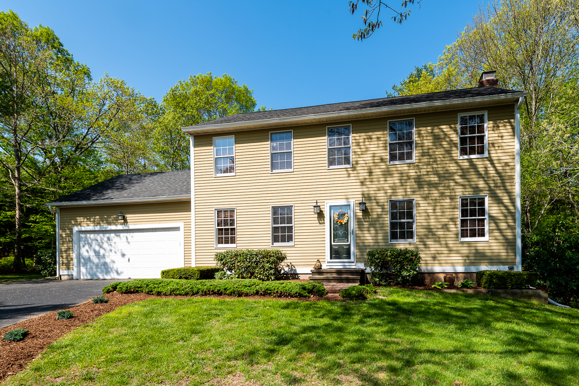  Beautifully Maintained Colonial Set on Over 2.5 Acres - 物件實景