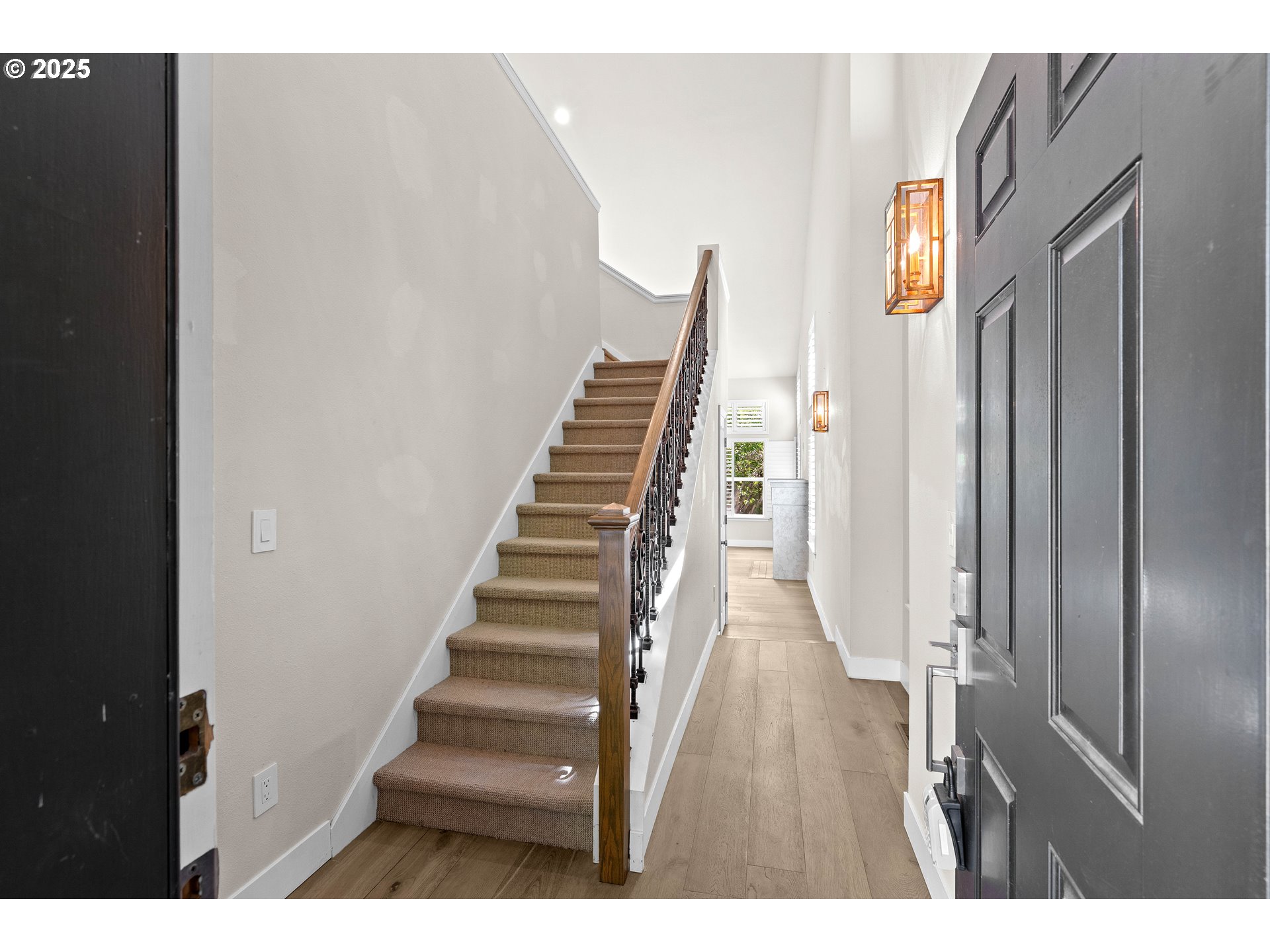 Lake Oswego, Oregon, 97035, United States, 2 Bedrooms Bedrooms, ,2 BathroomsBathrooms,Residential,For Sale,1889875