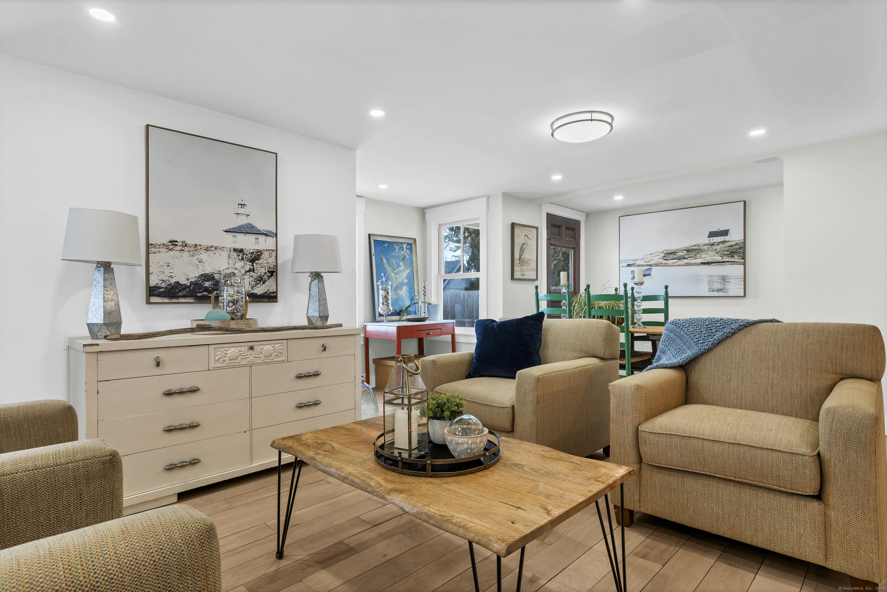 Groton, Connecticut, 06340, United States, 3 Bedrooms Bedrooms, ,2 BathroomsBathrooms,Residential,For Sale,1928735