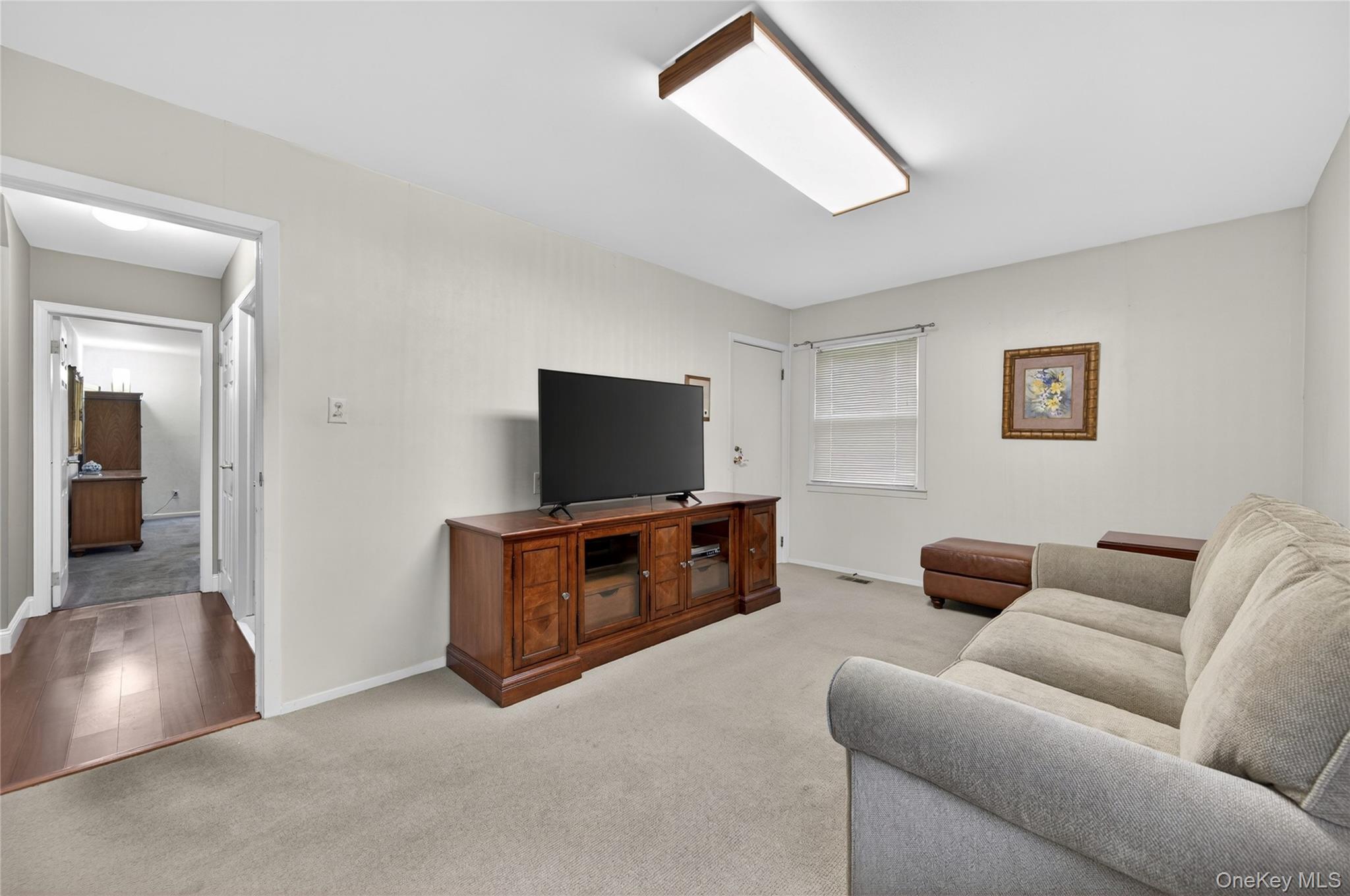  24 Thorngrove Lane, Dix Hills, NY, 11746 - 物件實景
