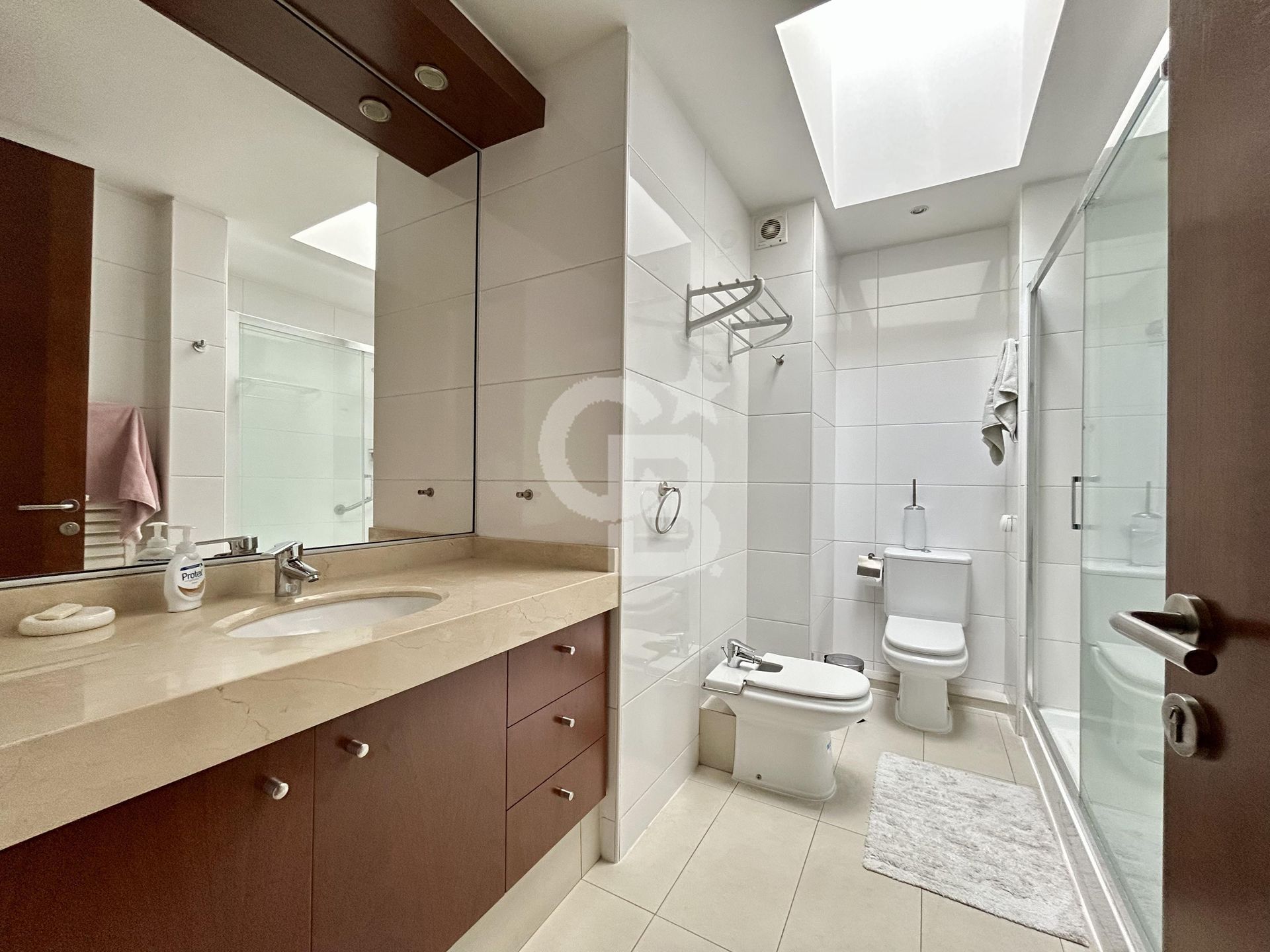 Vitacura, Chile, 4 Bedrooms Bedrooms, ,5 BathroomsBathrooms,Residential,For Sale,1998105