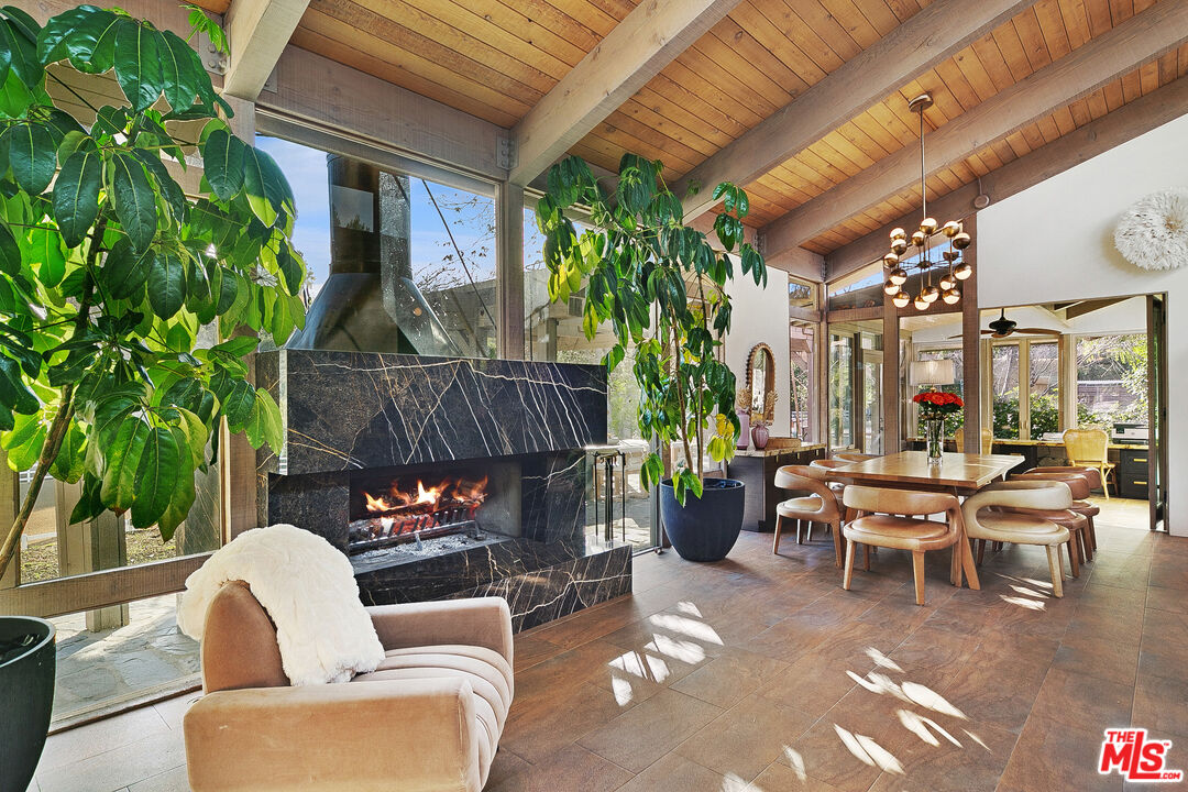Calabasas, California, 91302, United States, 3 Bedrooms Bedrooms, ,2 BathroomsBathrooms,Residential,For Sale,1723181